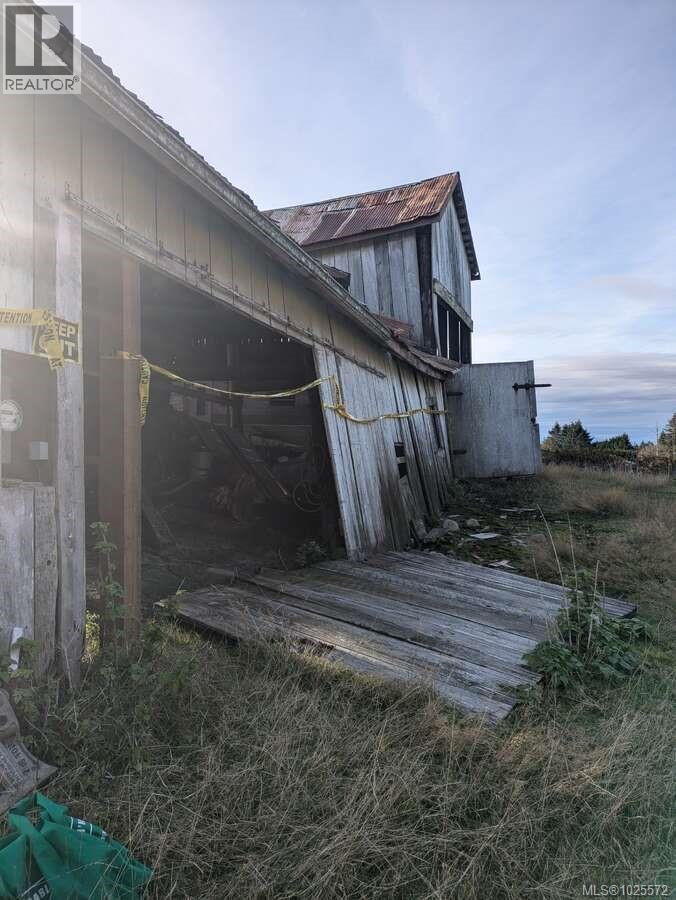 300 Wood Dale Dr, Mayne Island, British Columbia  V0N 2J2 - Photo 48 - 1025572