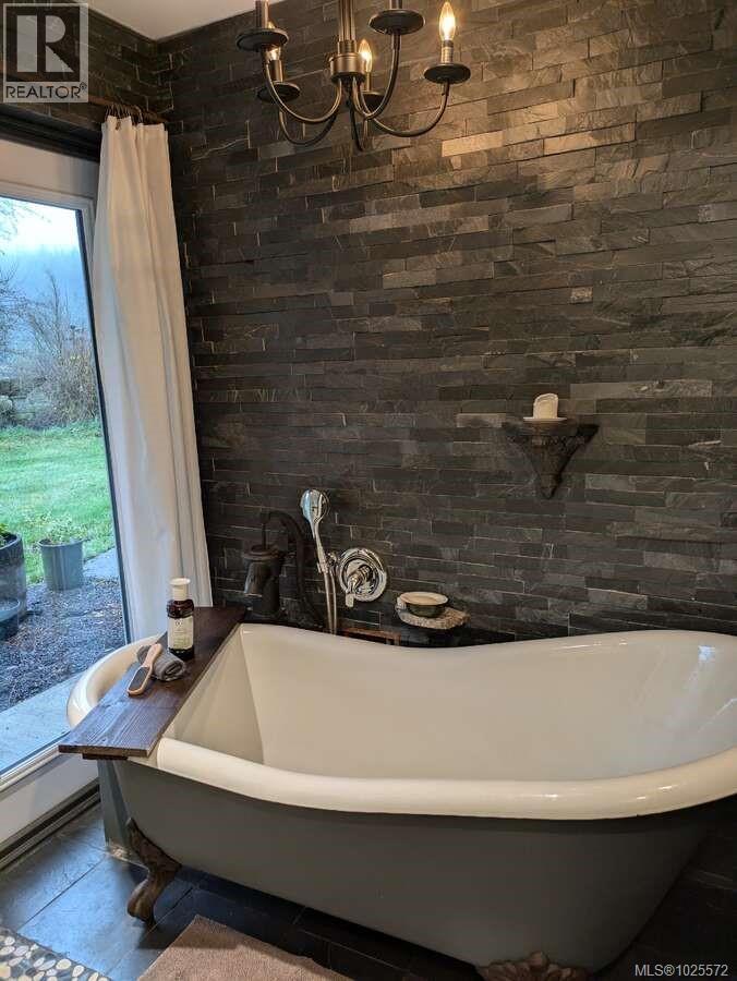 300 Wood Dale Dr, Mayne Island, British Columbia  V0N 2J2 - Photo 12 - 1025572