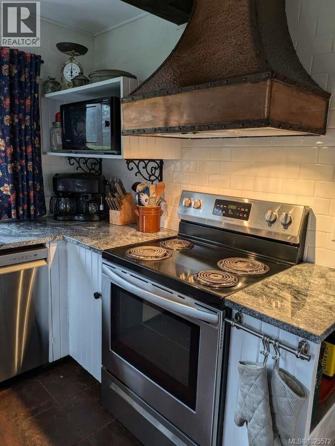 300 Wood Dale Dr, Mayne Island, British Columbia  V0N 2J2 - Photo 20 - 1025572