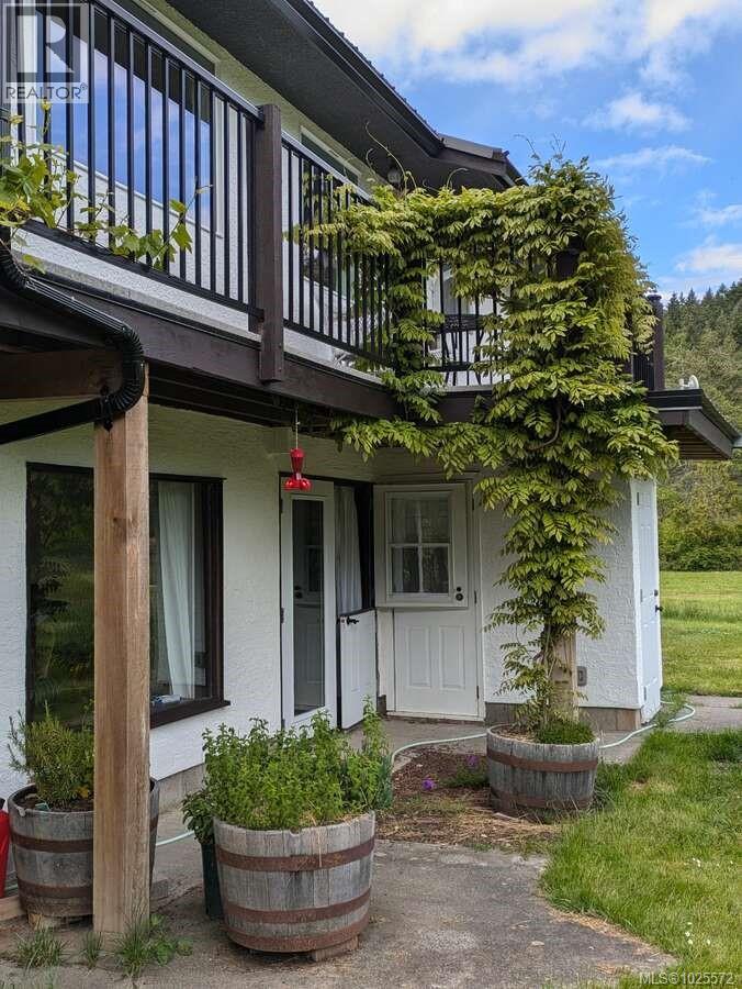 300 Wood Dale Dr, Mayne Island, British Columbia  V0N 2J2 - Photo 5 - 1025572