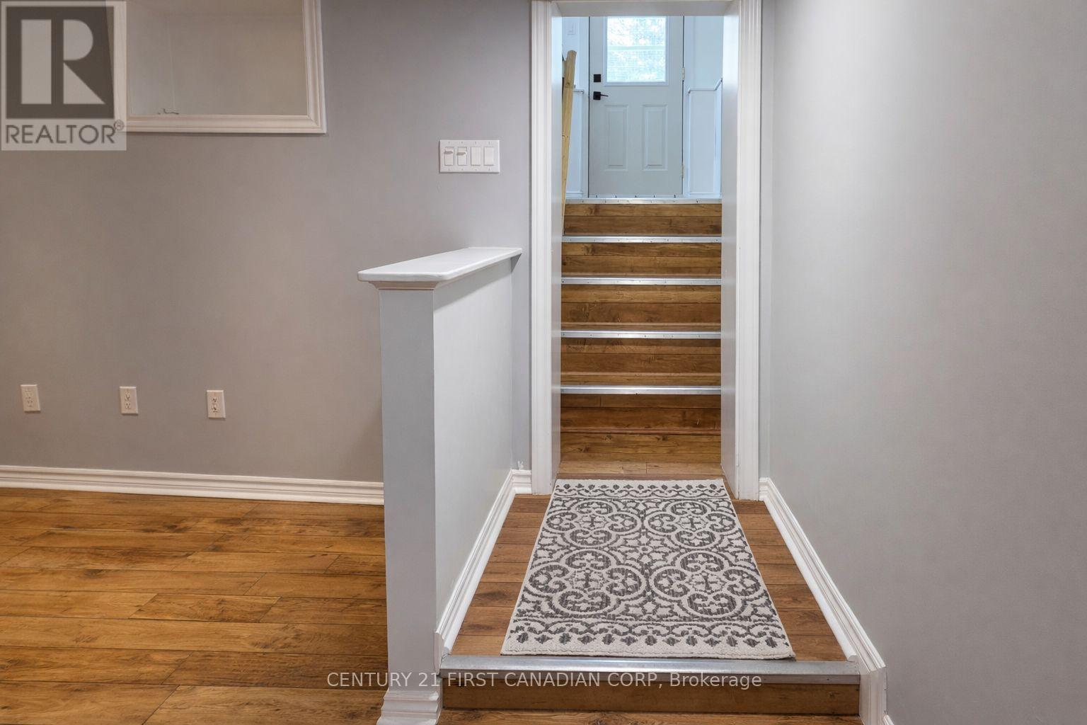 Lower - 568 Creston Avenue, London South, Ontario  N6C 3A6 - Photo 3 - X12813254