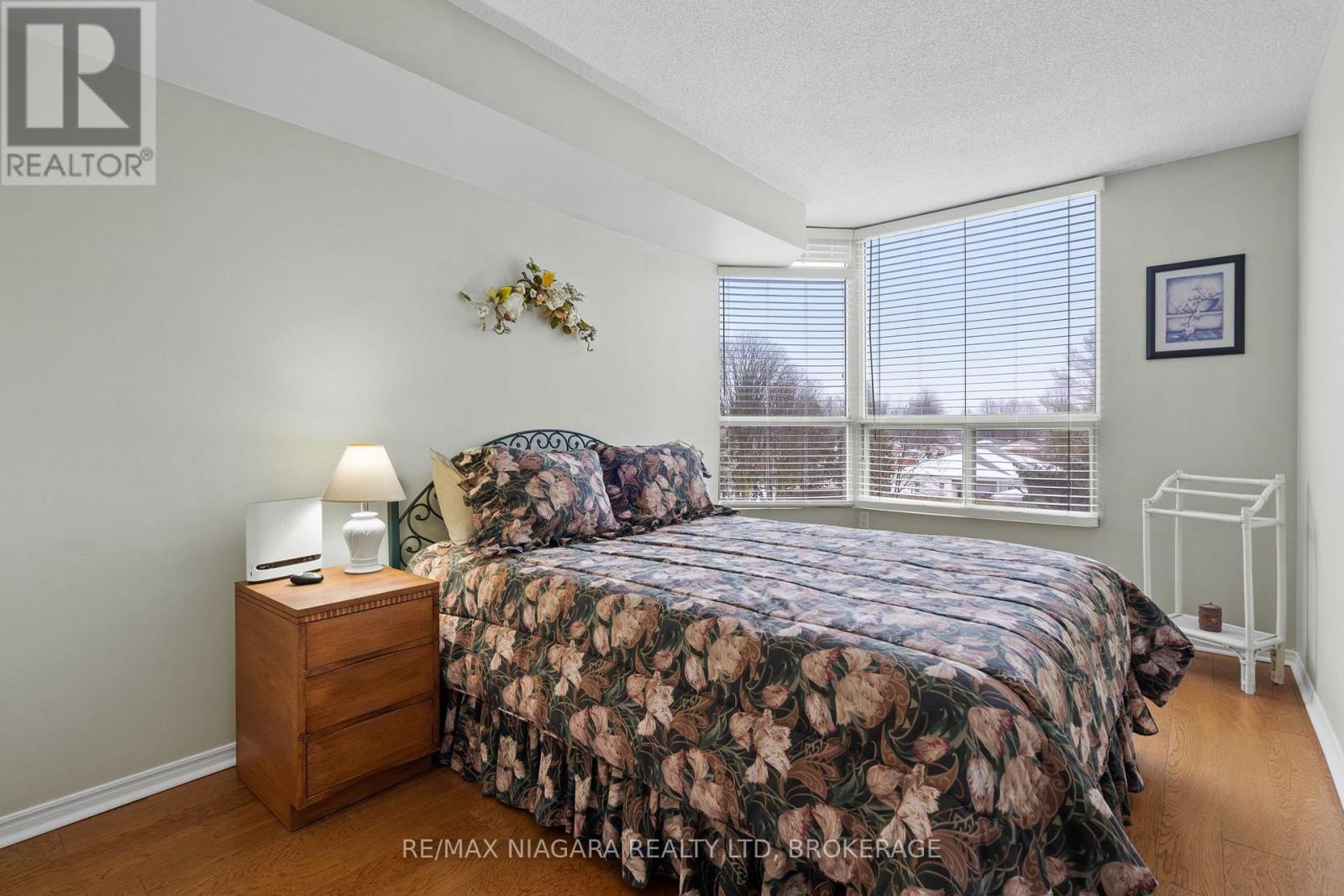 402 - 5100 Dorchester Road, Niagara Falls, Ontario  L2E 7H4 - Photo 4 - X12813274