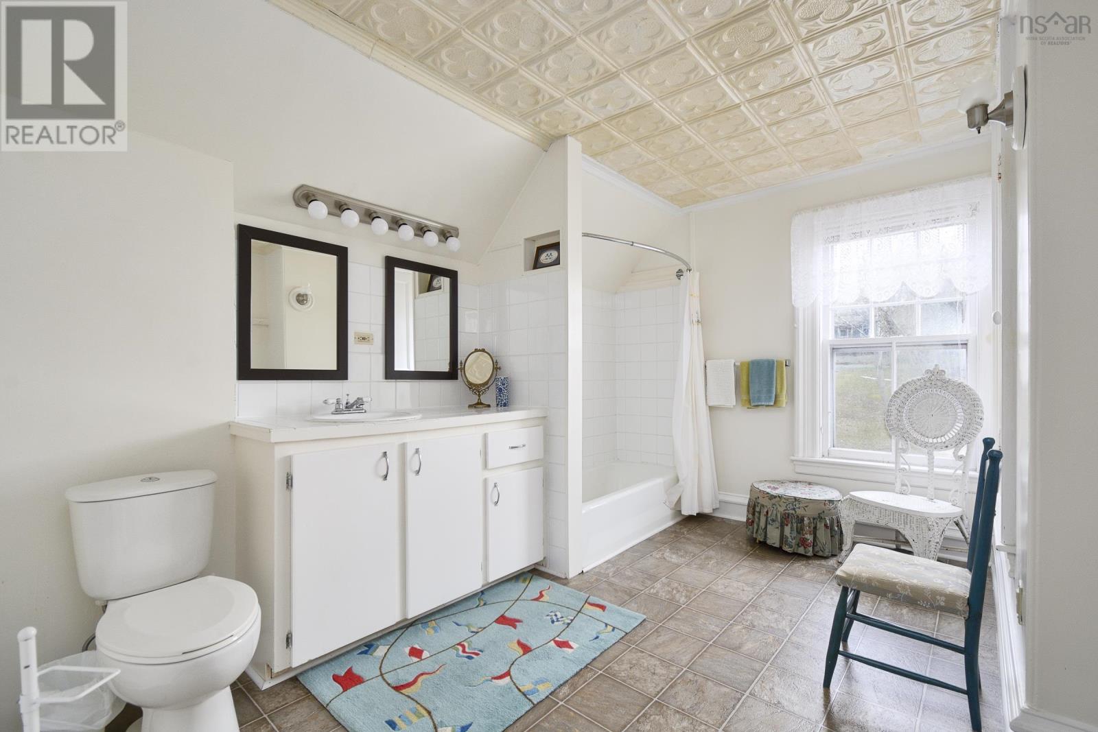 523 Chebucto Street, Baddeck, Nova Scotia  B0E 1B0 - Photo 28 - 202603269