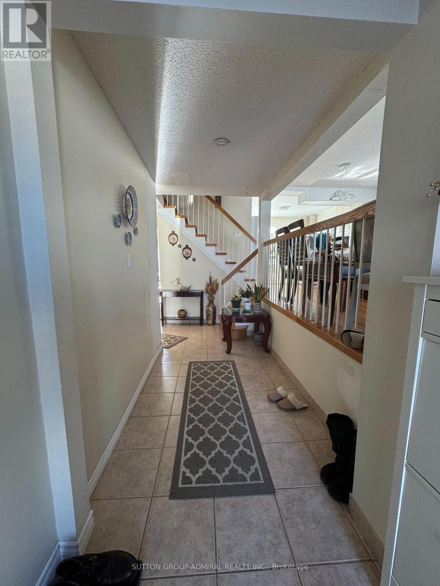 271 Weldrick Road, Richmond Hill, Ontario  L4C 5P2 - Photo 2 - N12812972