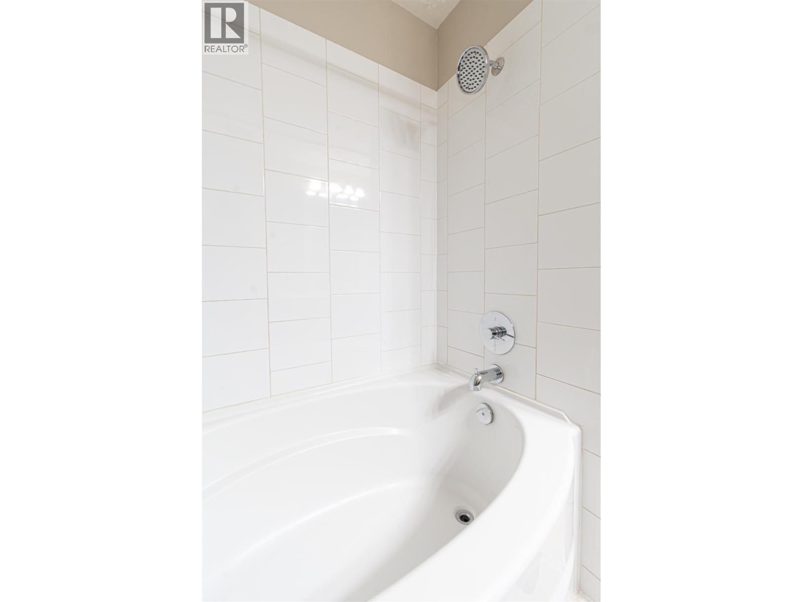 105 1330 Genest Way, Coquitlam, British Columbia  V3E 0A4 - Photo 14 - R3092293