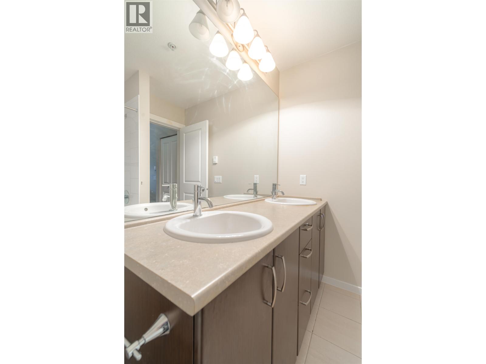 105 1330 Genest Way, Coquitlam, British Columbia  V3E 0A4 - Photo 9 - R3092293