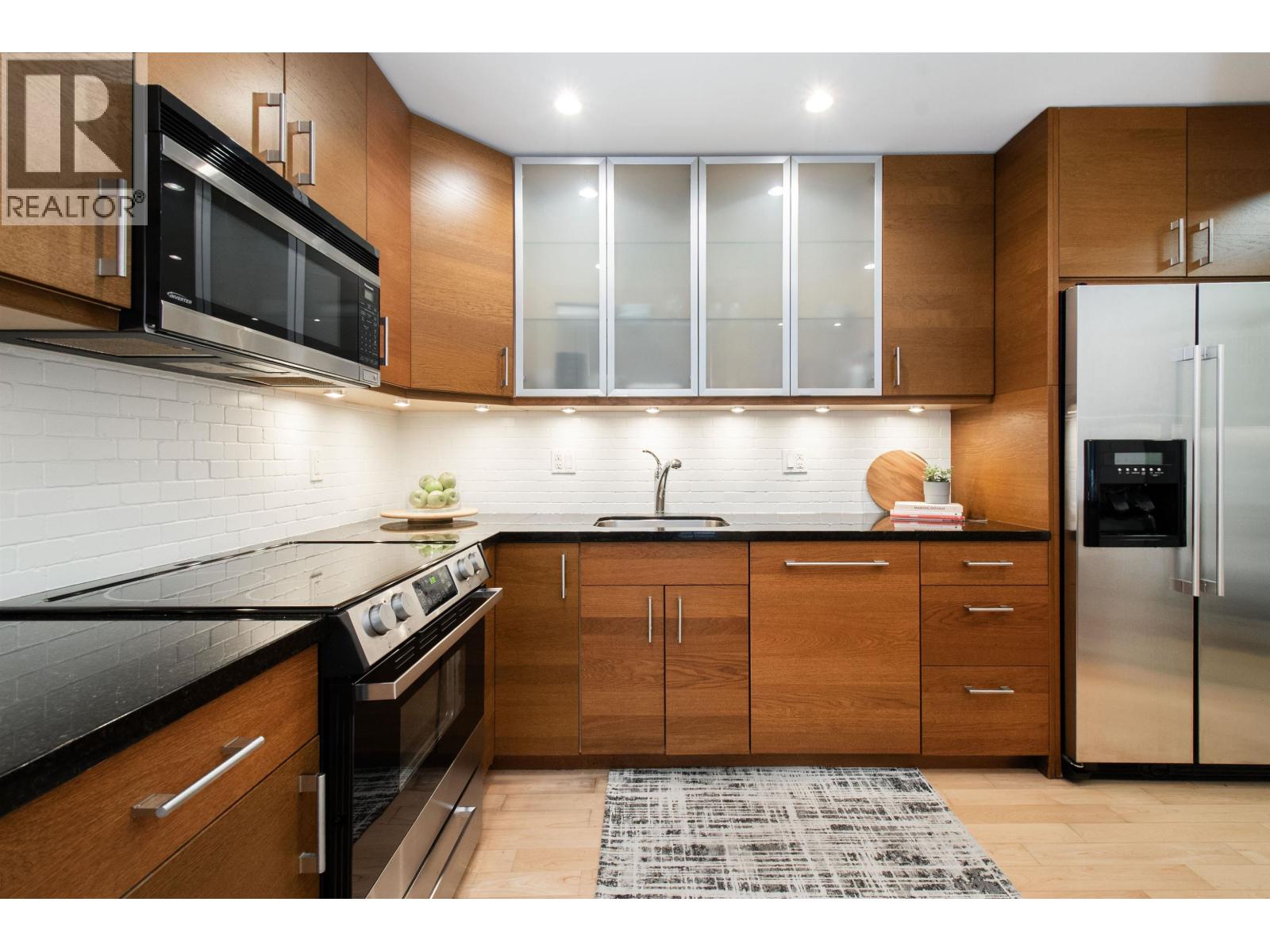 101 236 W 2nd Street, North Vancouver, British Columbia  V7M 1C6 - Photo 5 - R3092593