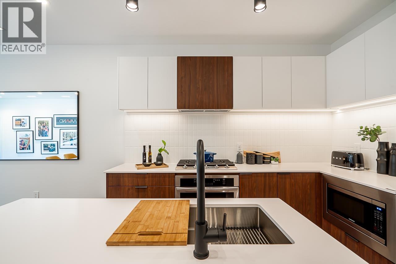 106 623 Kemsley Avenue, Coquitlam, British Columbia  V3J 3Z4 - Photo 3 - R3092608