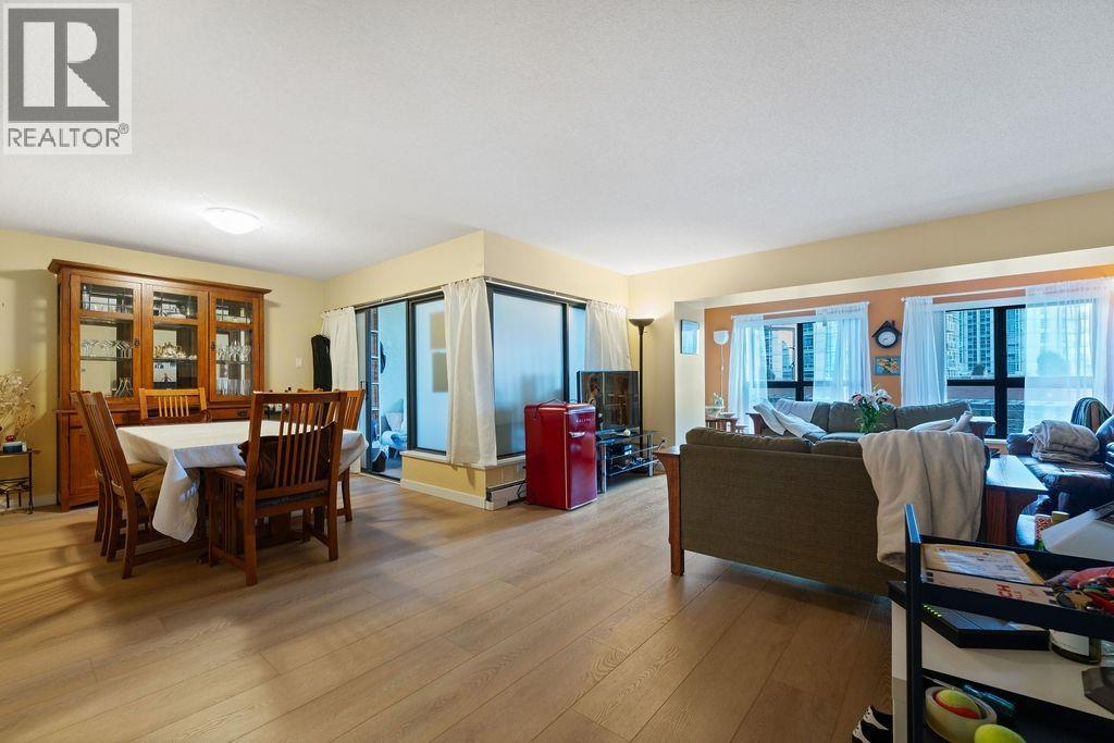 404 238 Alvin Narod Mews, Vancouver, British Columbia  V6B 5Z3 - Photo 4 - R3092634