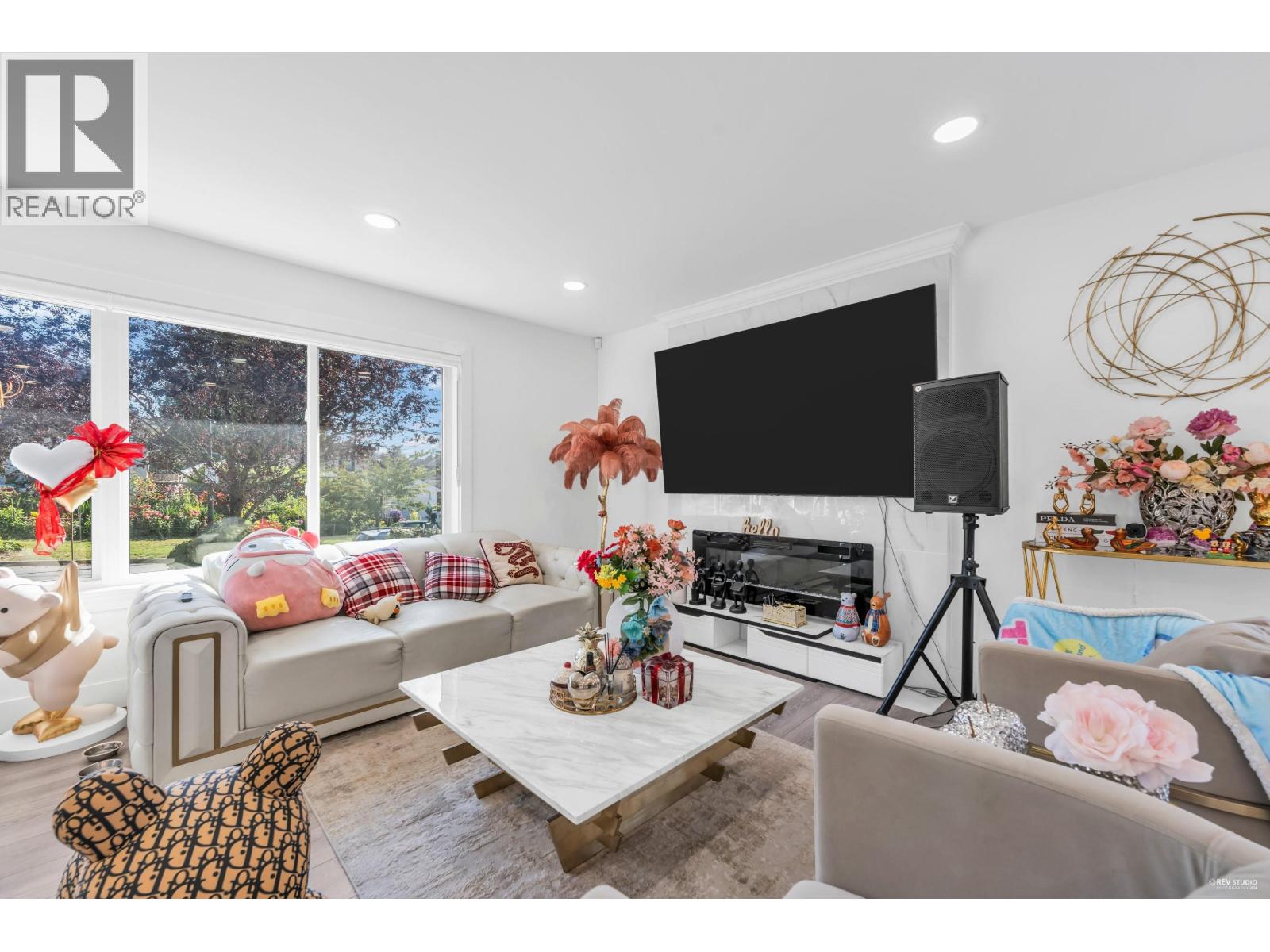 8025 Borden Street, Vancouver, British Columbia  V5P 3E6 - Photo 4 - R3092442