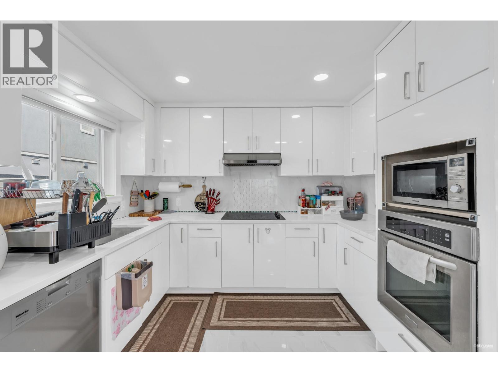 8025 Borden Street, Vancouver, British Columbia  V5P 3E6 - Photo 11 - R3092442