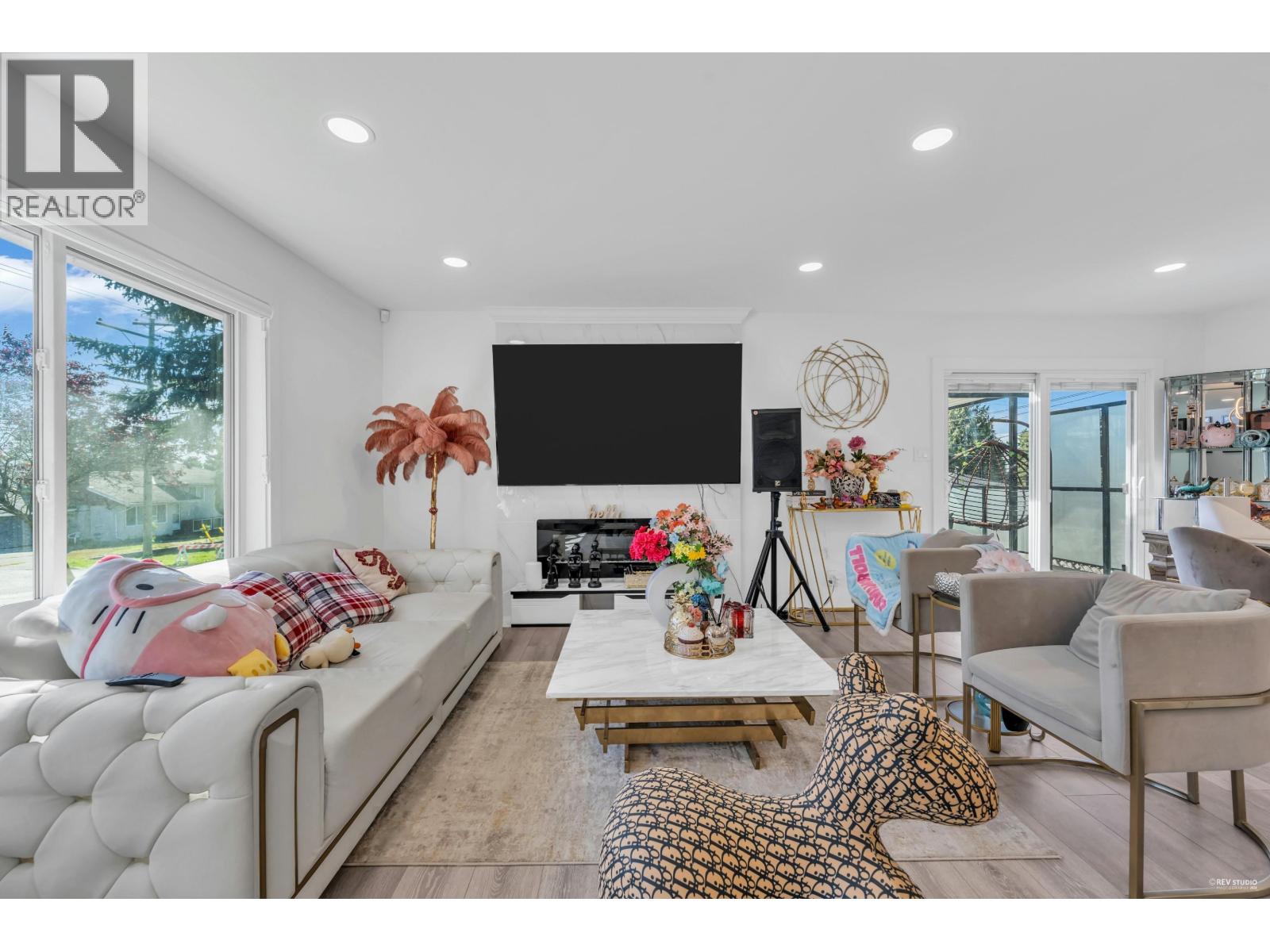 8025 Borden Street, Vancouver, British Columbia  V5P 3E6 - Photo 3 - R3092442