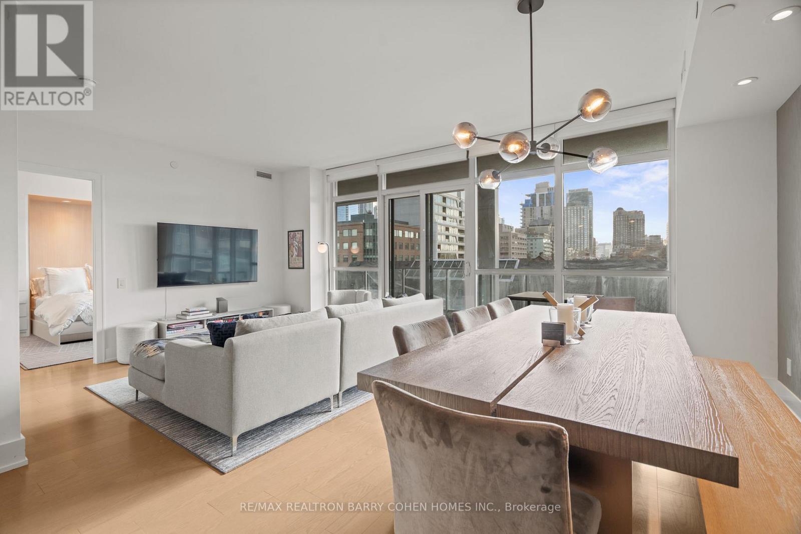 401 - 170 Avenue Road, Toronto (Annex), Ontario  M5R 0A4 - Photo 17 - C12813228