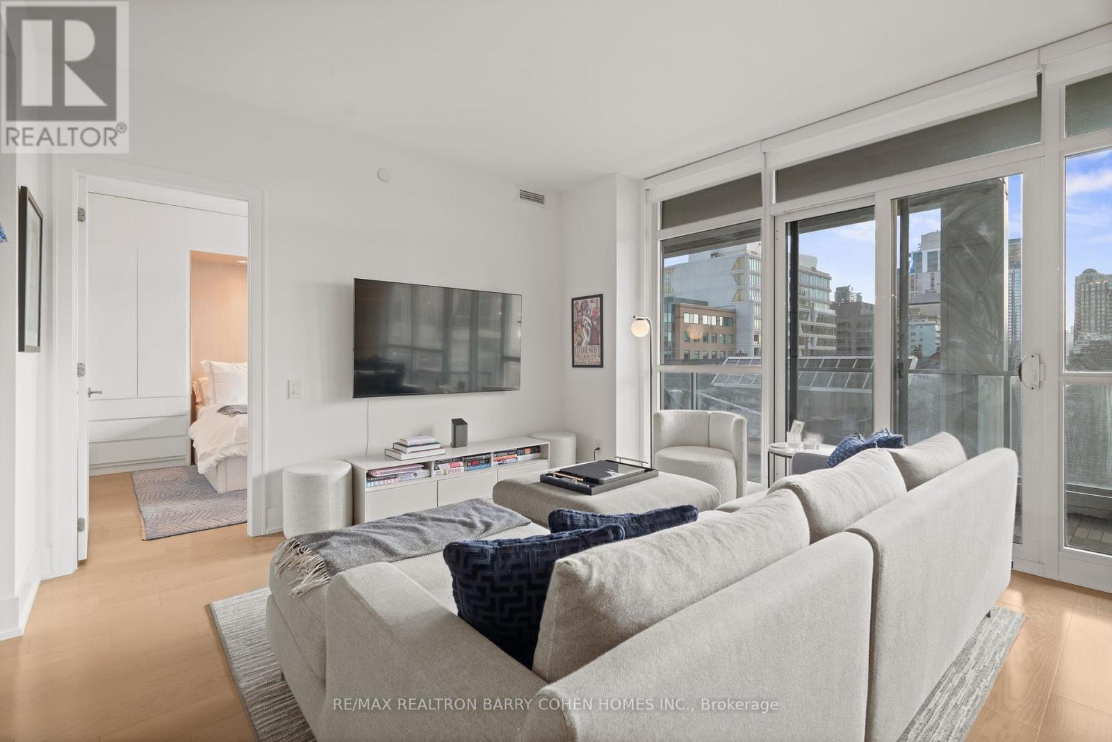 401 - 170 Avenue Road, Toronto (Annex), Ontario  M5R 0A4 - Photo 18 - C12813228