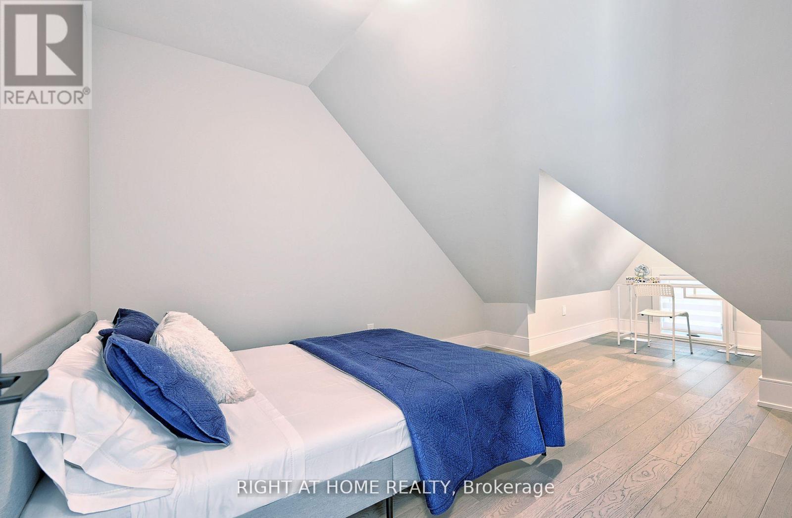 Unit 1 - 131 Brock Avenue, Toronto (Little Portugal), Ontario  M6K 2L5 - Photo 8 - C12813292