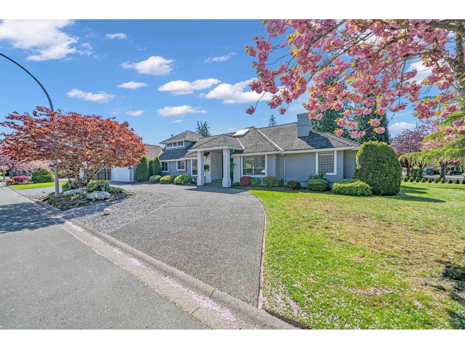 13658 19 Avenue, Surrey, British Columbia  V4A 9E9 - Photo 2 - R3092503