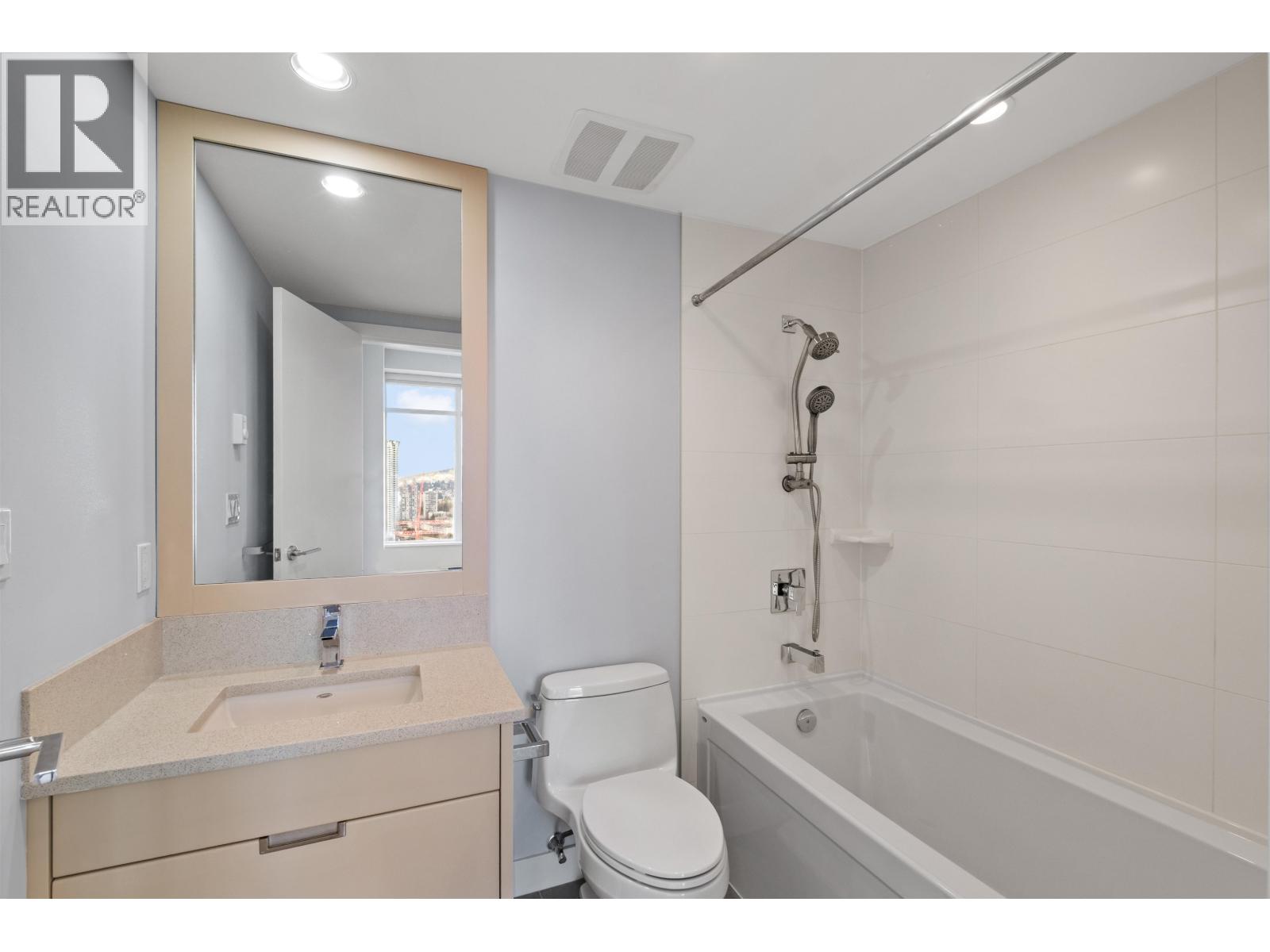 3202 2077 Rosser Avenue, Burnaby, British Columbia  V5C 0G6 - Photo 8 - R3092424