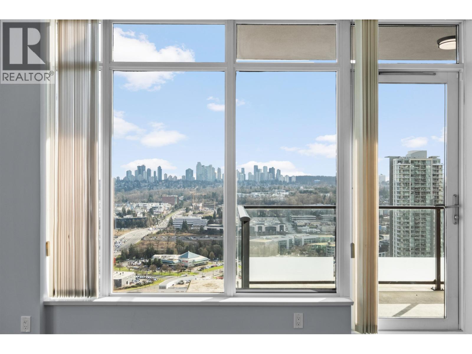 3202 2077 Rosser Avenue, Burnaby, British Columbia  V5C 0G6 - Photo 2 - R3092424