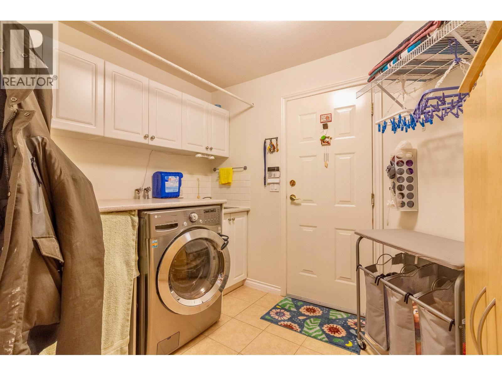 7470 Almond Place, Burnaby, British Columbia  V3N 4V5 - Photo 14 - R3092613