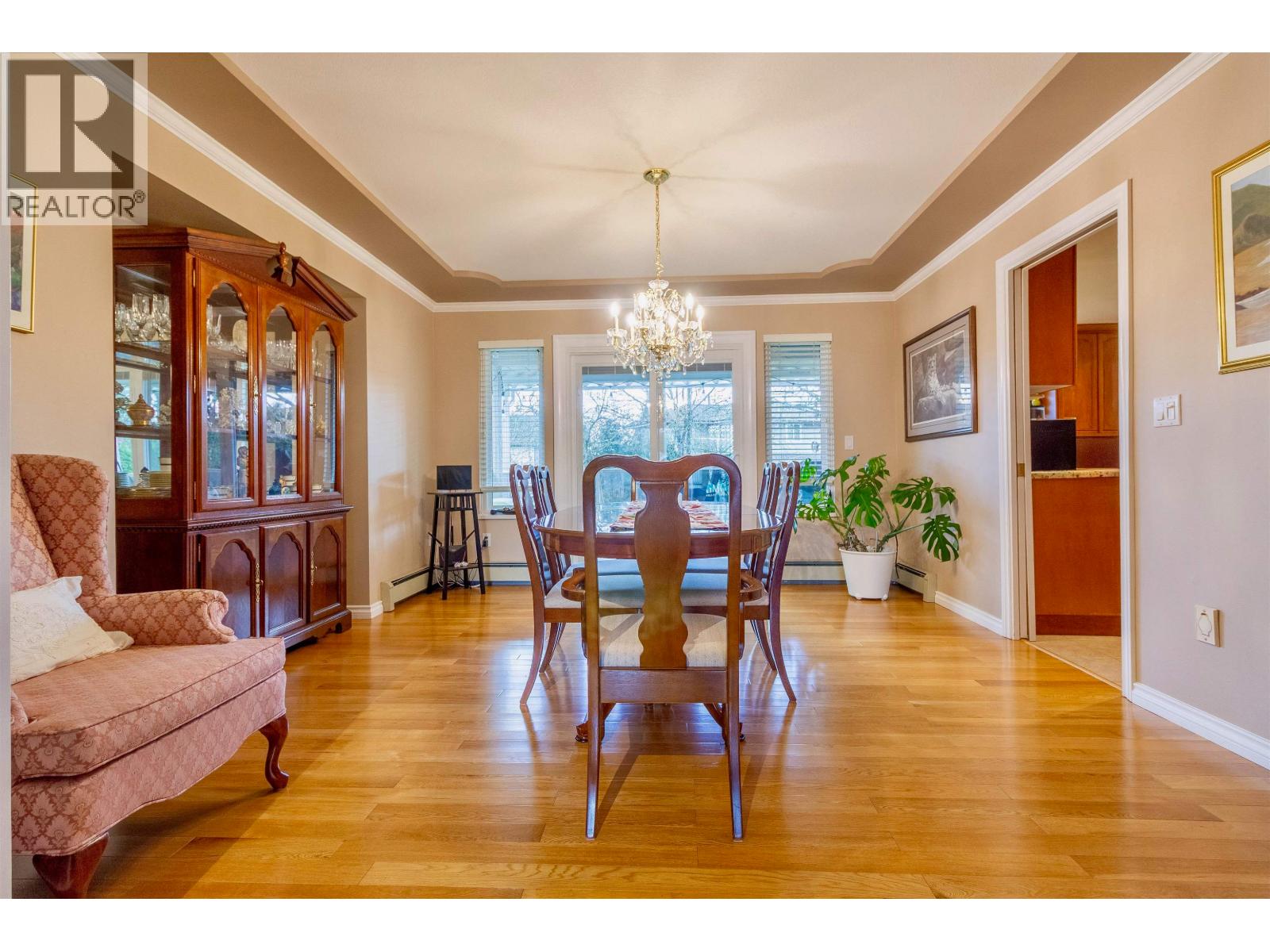 7470 Almond Place, Burnaby, British Columbia  V3N 4V5 - Photo 5 - R3092613