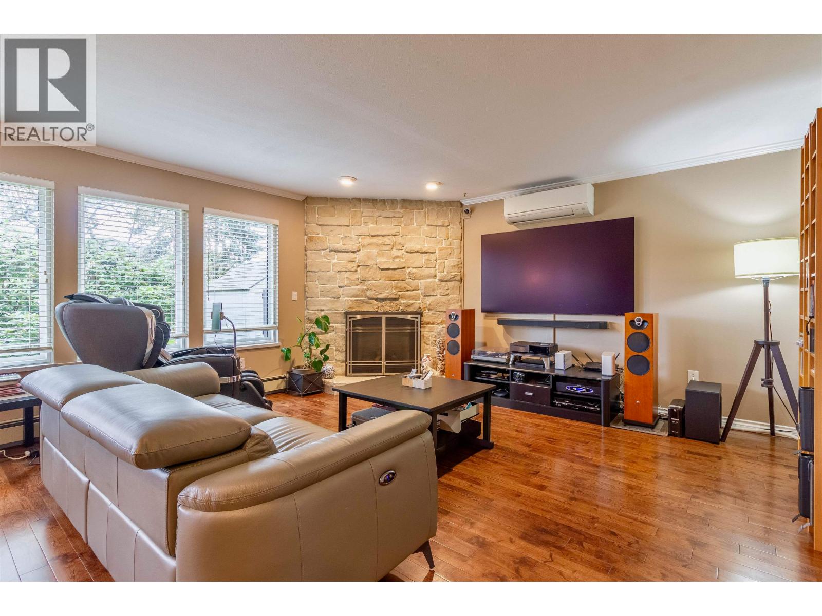 7470 Almond Place, Burnaby, British Columbia  V3N 4V5 - Photo 10 - R3092613