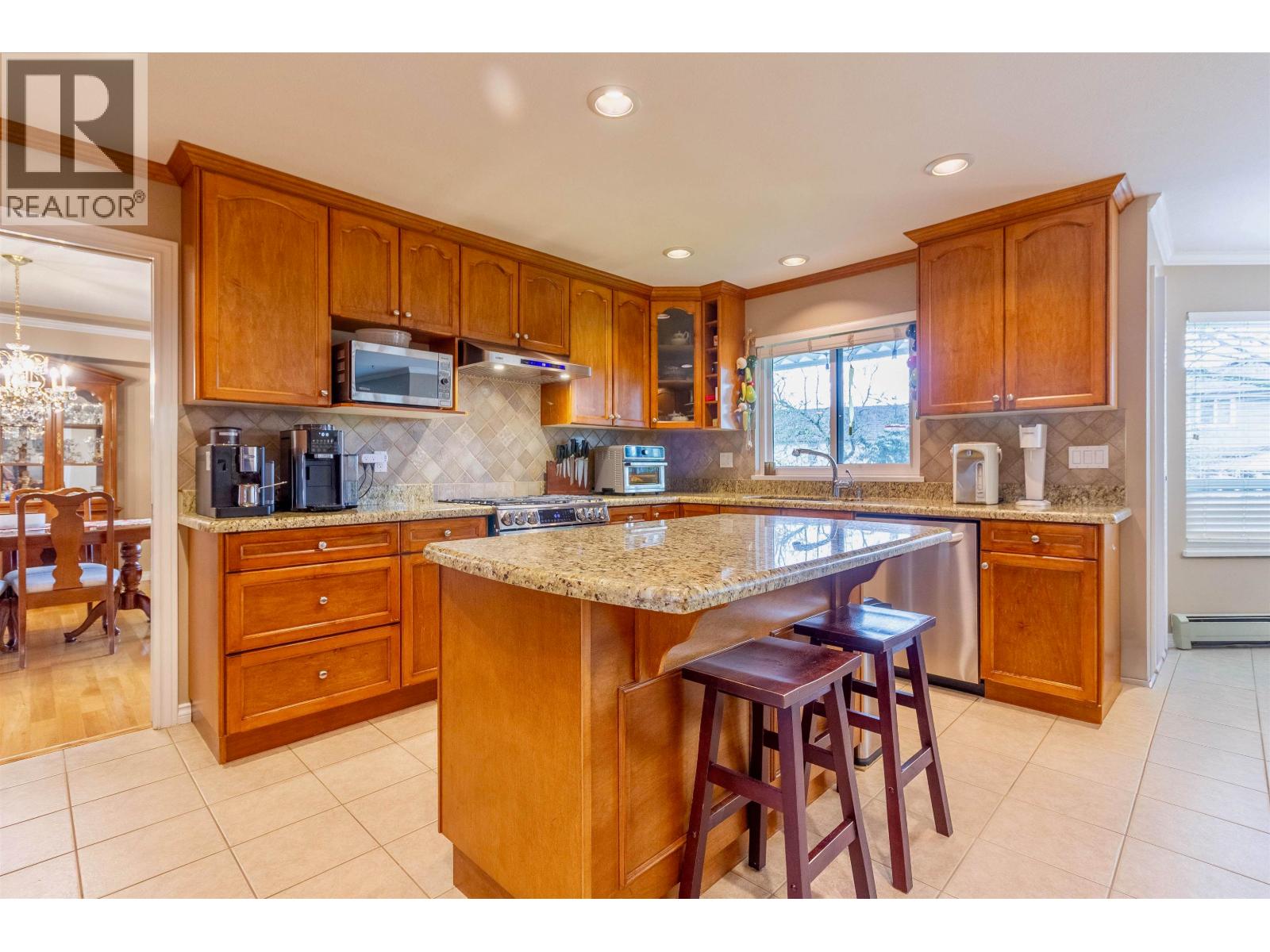 7470 Almond Place, Burnaby, British Columbia  V3N 4V5 - Photo 6 - R3092613