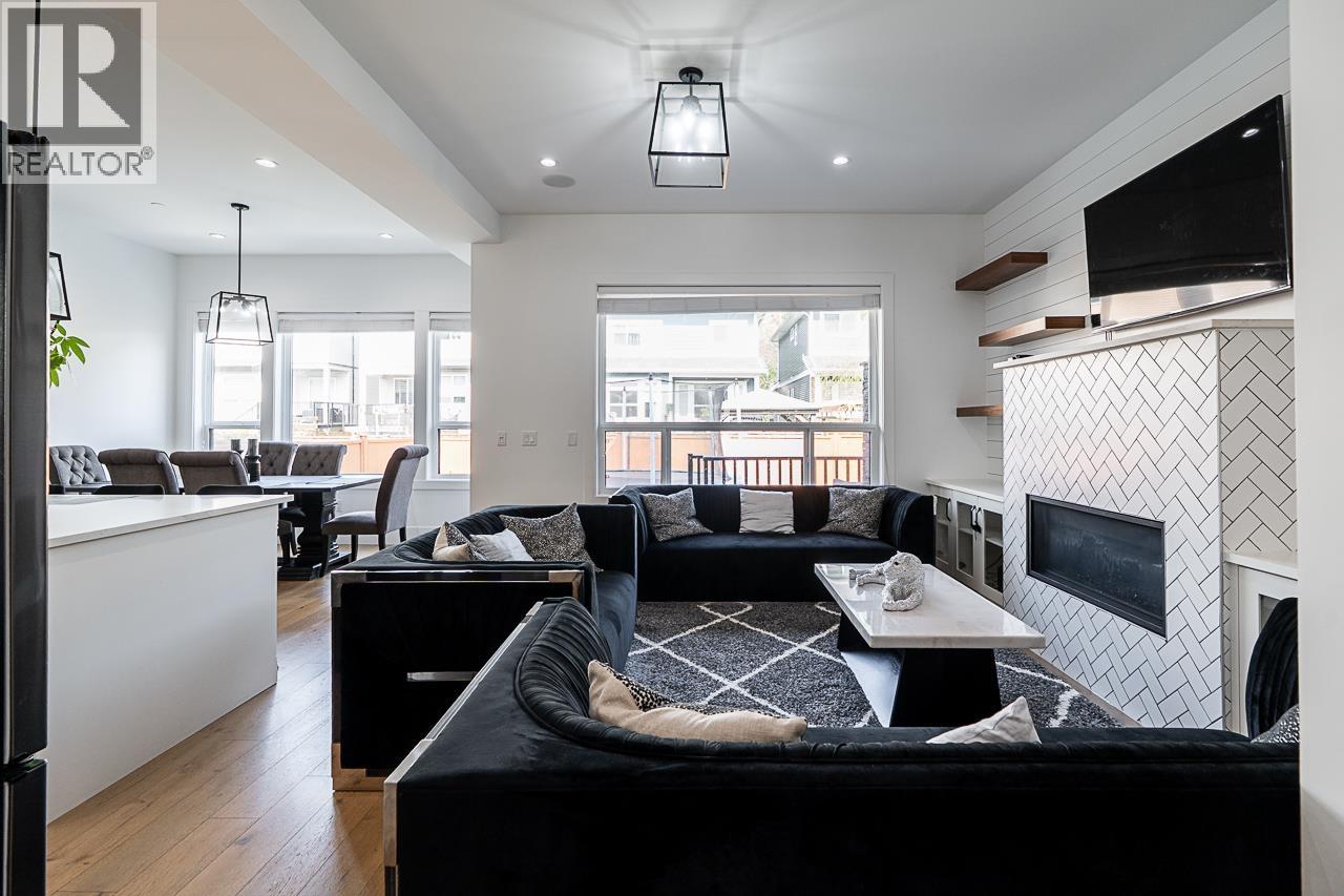 23091 134 Loop, Maple Ridge, British Columbia  V4R 0E6 - Photo 4 - R3092539