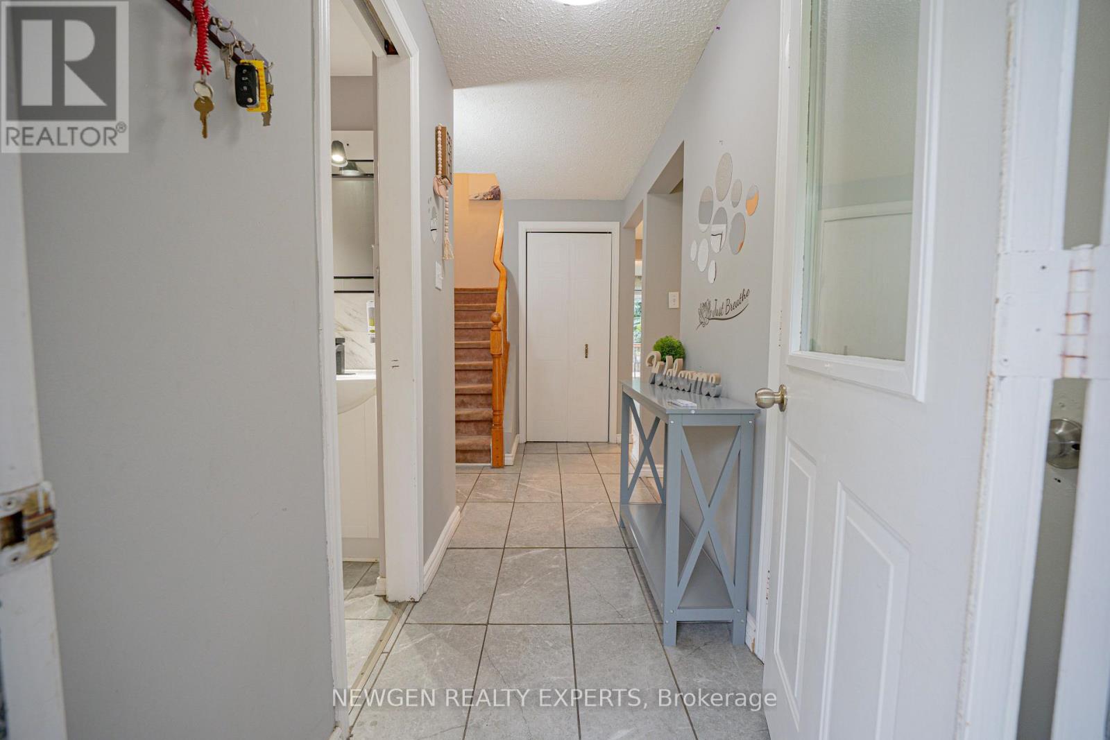 92 Highland Crescent, Kitchener, Ontario  N2M 5C1 - Photo 3 - X12812302