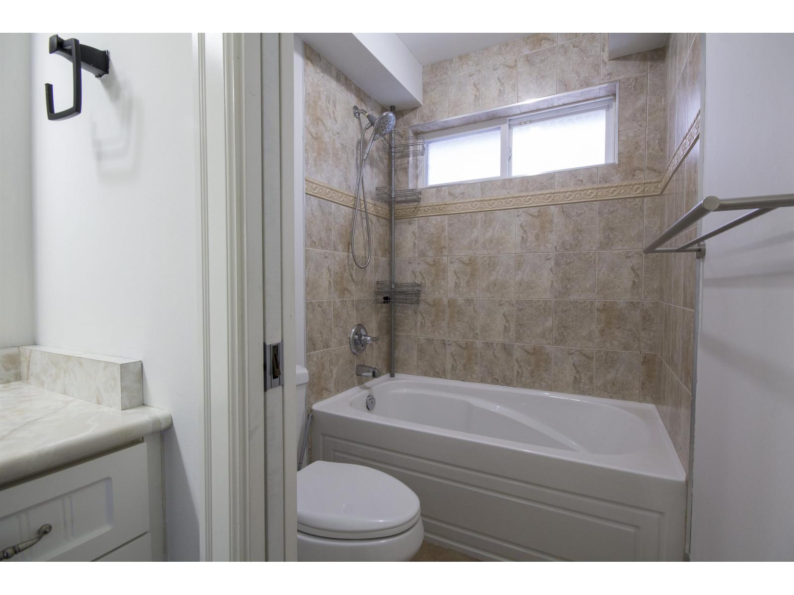 12136 100a Avenue, Surrey, British Columbia  V3V 2Y5 - Photo 16 - R3092648