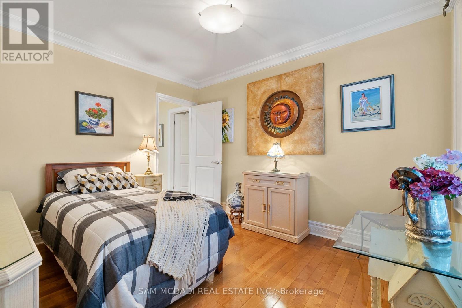 1522 Glenhill Crescent, Mississauga, Ontario  L5H 3C5 - Photo 19 - W12813226