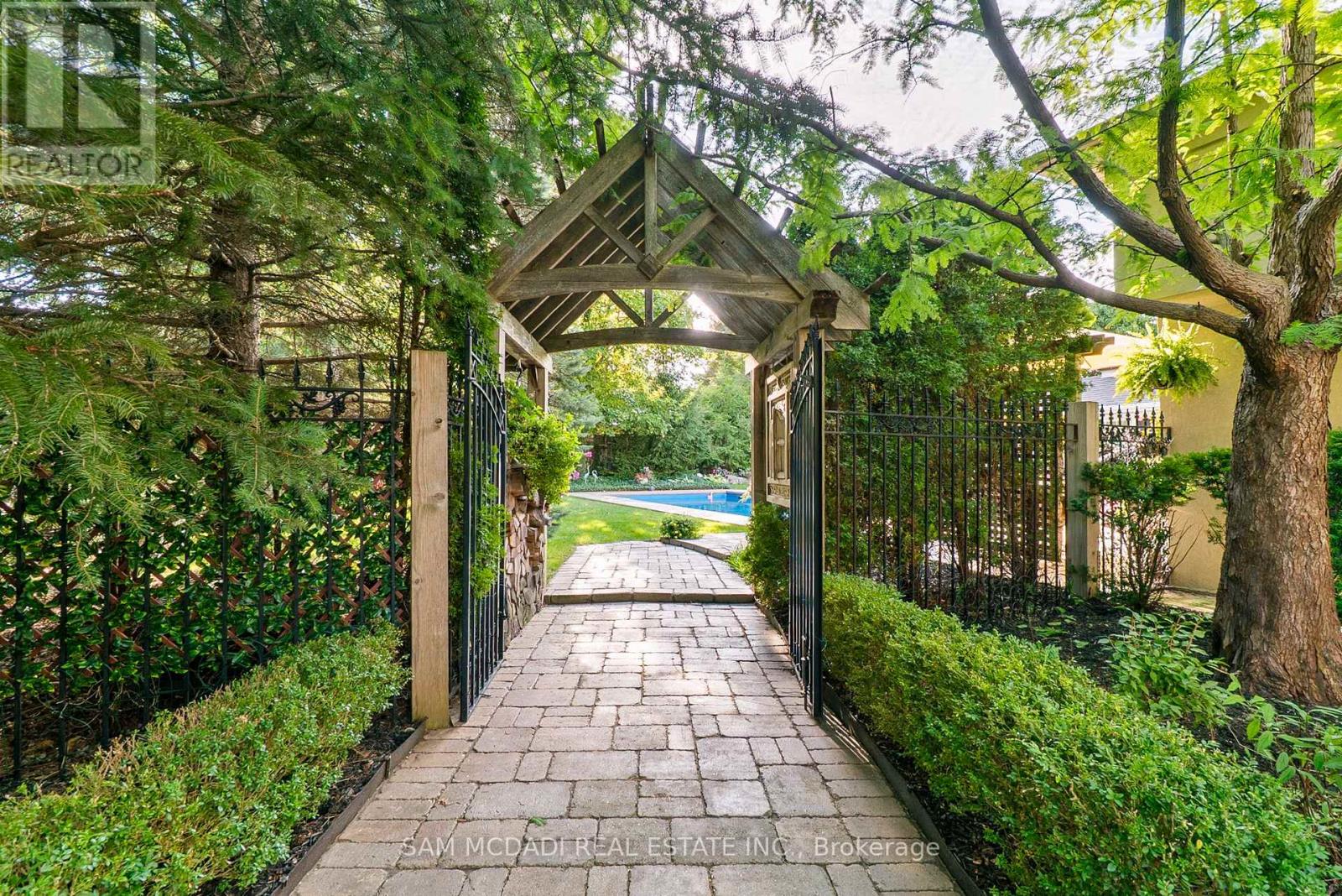 1522 Glenhill Crescent, Mississauga, Ontario  L5H 3C5 - Photo 46 - W12813226