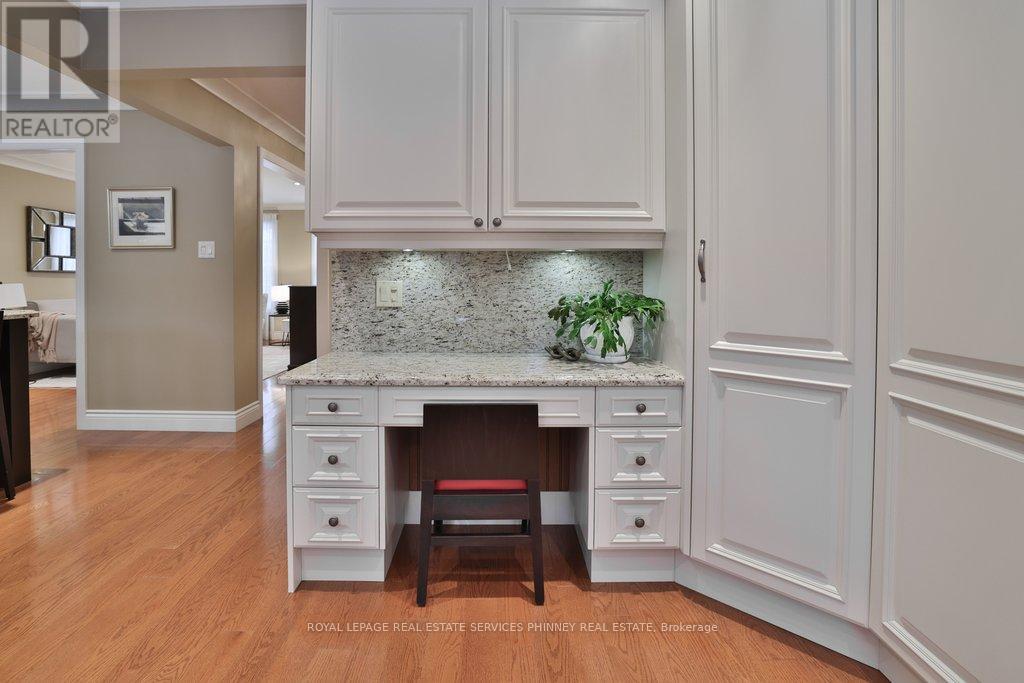 2289 Beejay Court, Mississauga, Ontario  L5M 2N6 - Photo 12 - W12813232