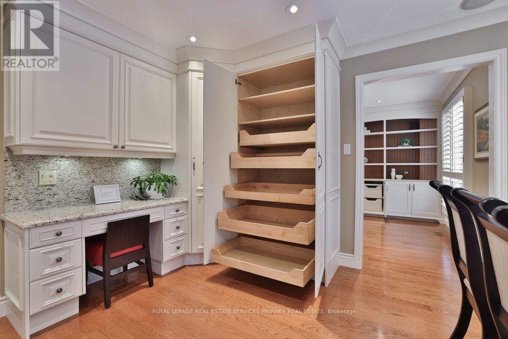 2289 Beejay Court, Mississauga, Ontario  L5M 2N6 - Photo 13 - W12813232