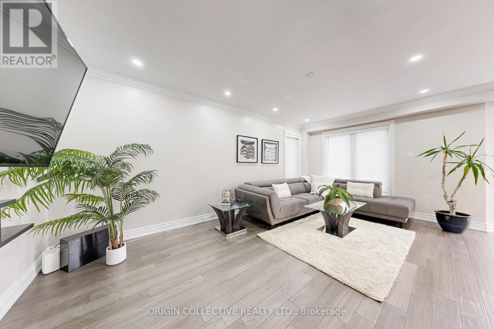 5122 Timber Mill Court, Mississauga, Ontario  L5V 2B8 - Photo 13 - W12813242