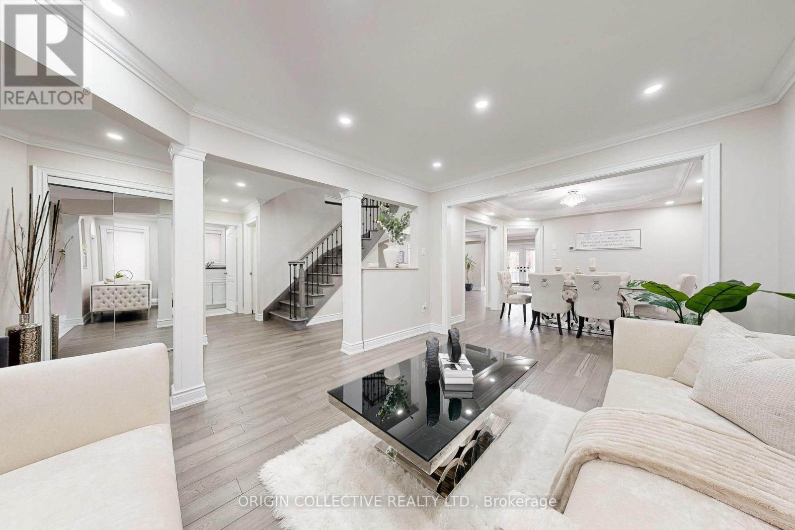 5122 Timber Mill Court, Mississauga, Ontario  L5V 2B8 - Photo 6 - W12813242