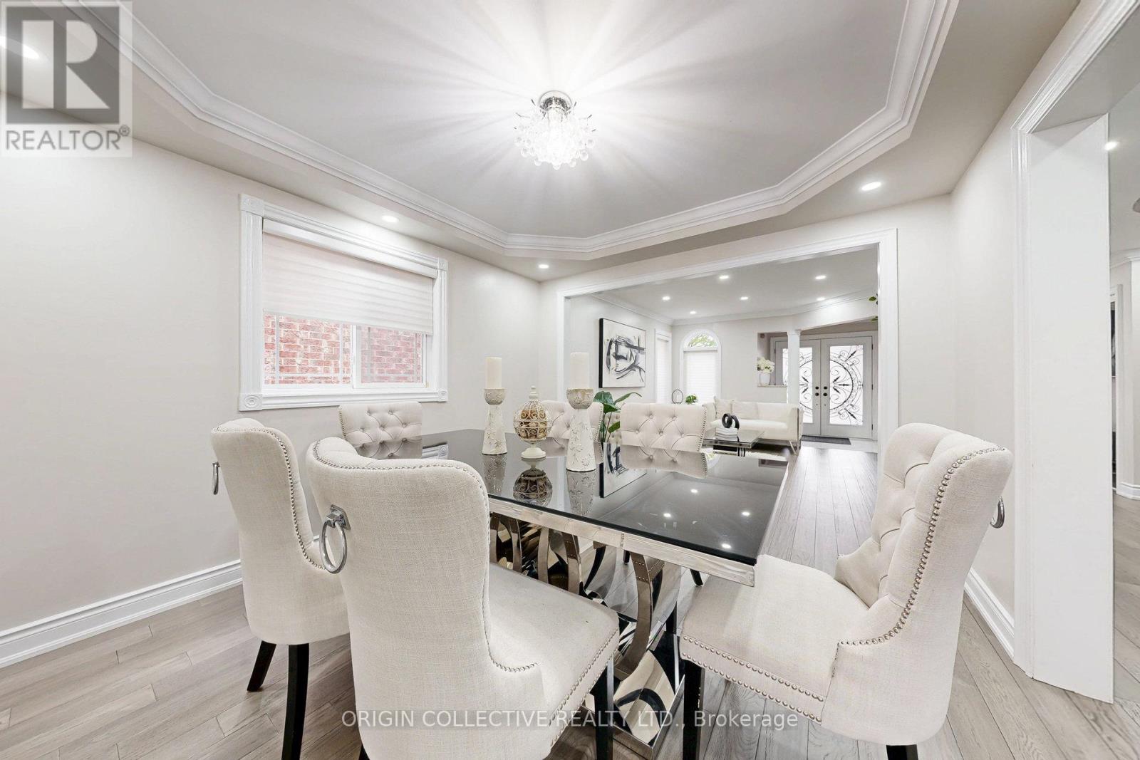 5122 Timber Mill Court, Mississauga, Ontario  L5V 2B8 - Photo 8 - W12813242