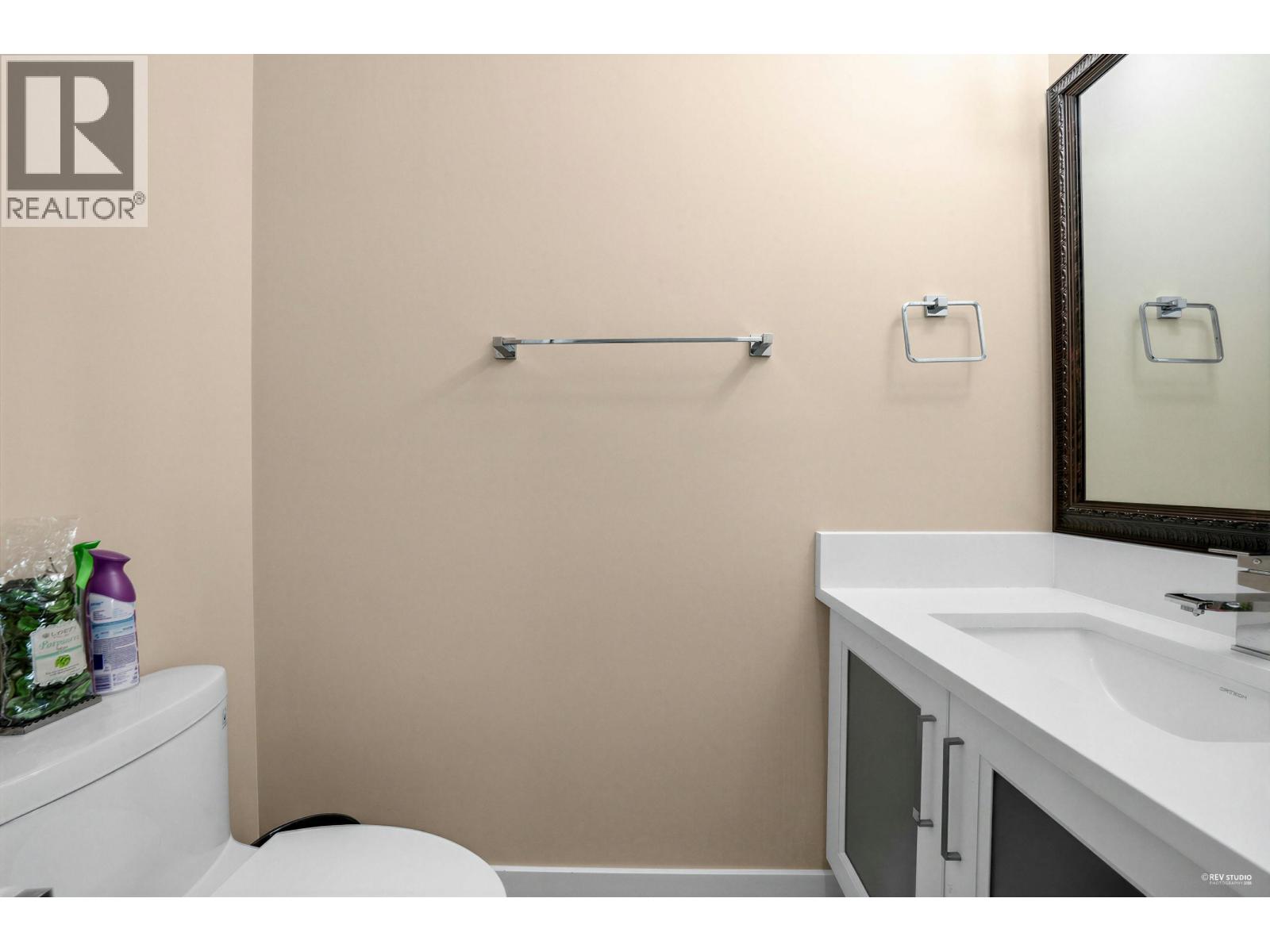 6050 Hardwick Street, Burnaby, British Columbia  V5G 1R6 - Photo 6 - R3092549