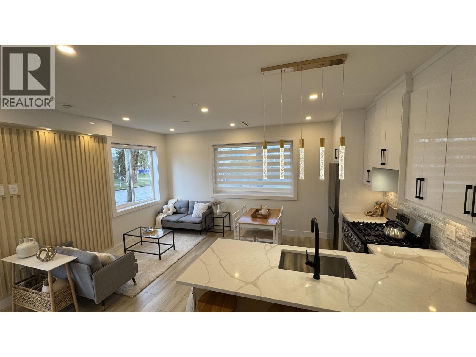 1 2703 E 3rd Avenue, Vancouver, British Columbia  V5M 1H3 - Photo 2 - R3069881