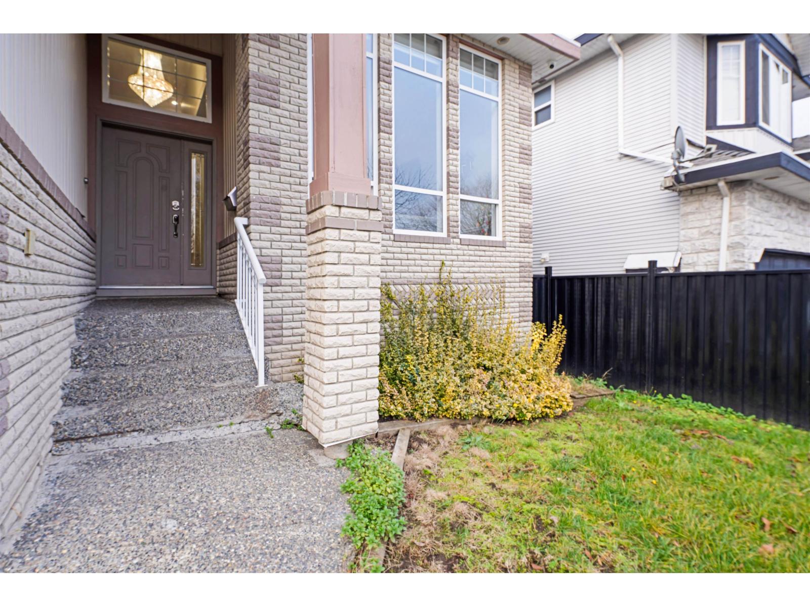 14621 81a Avenue, Surrey, British Columbia  V3S 9Y4 - Photo 2 - R3092439