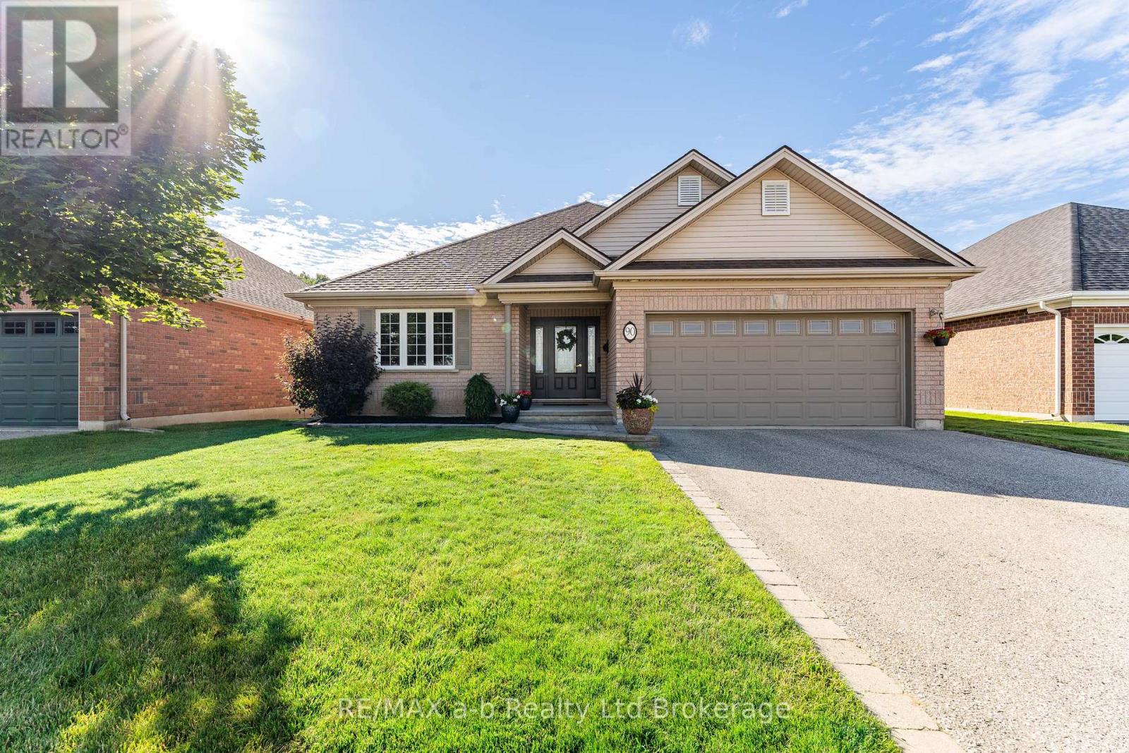 90 Weston Drive, Tillsonburg, Ontario  N4G 5W9 - Photo 39 - X12813354