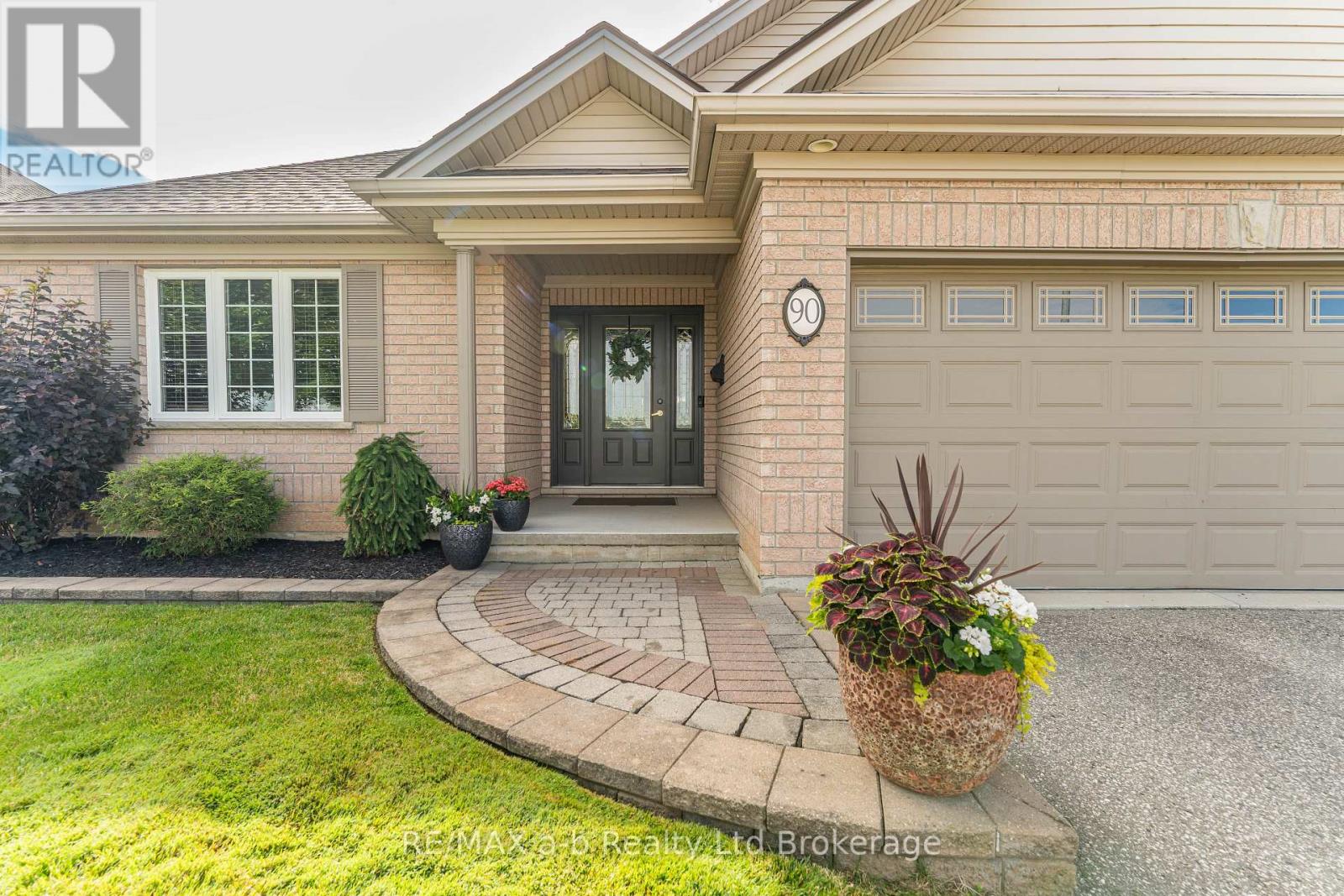 90 Weston Drive, Tillsonburg, Ontario  N4G 5W9 - Photo 48 - X12813354