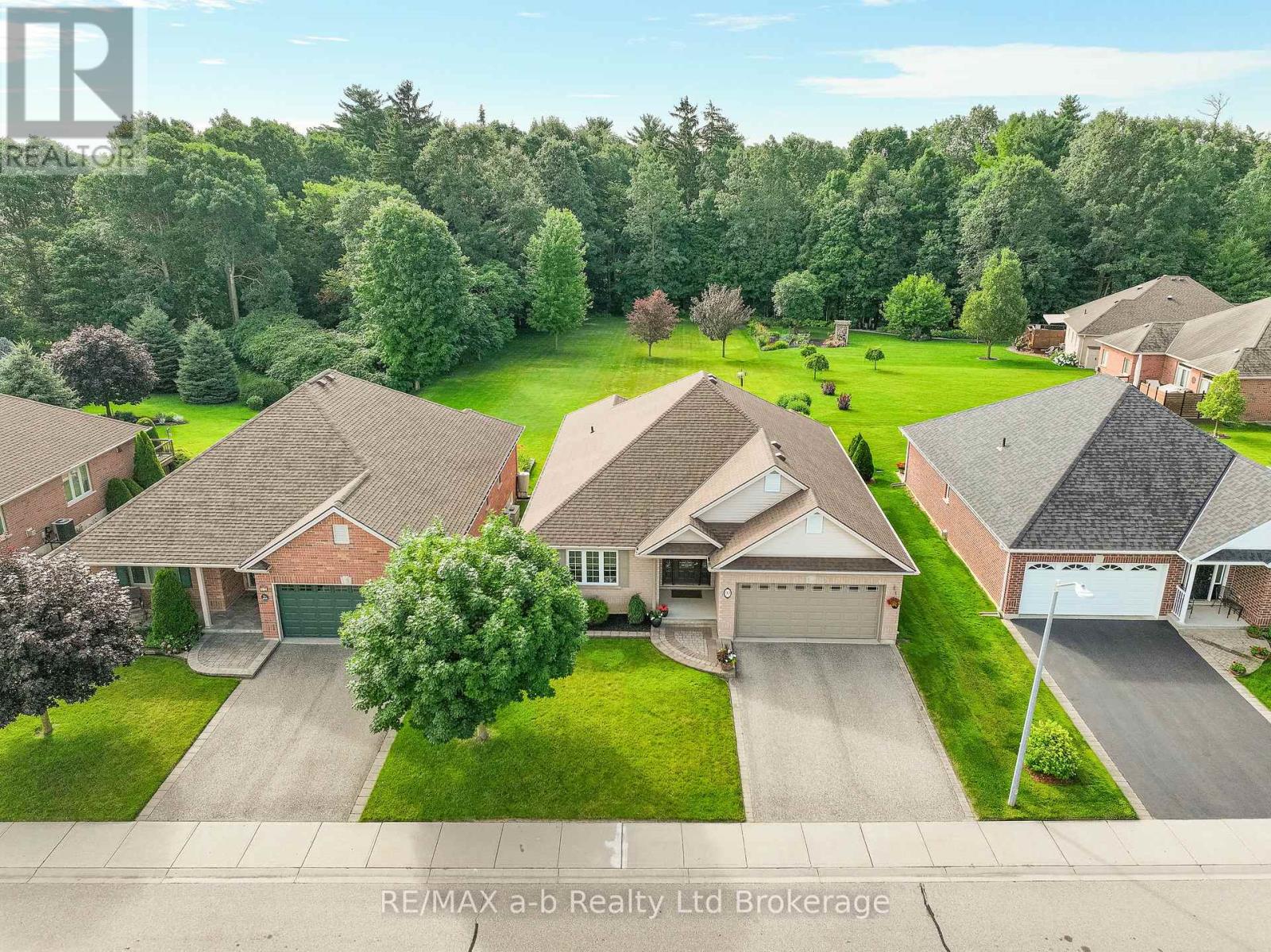 90 Weston Drive, Tillsonburg, Ontario  N4G 5W9 - Photo 49 - X12813354