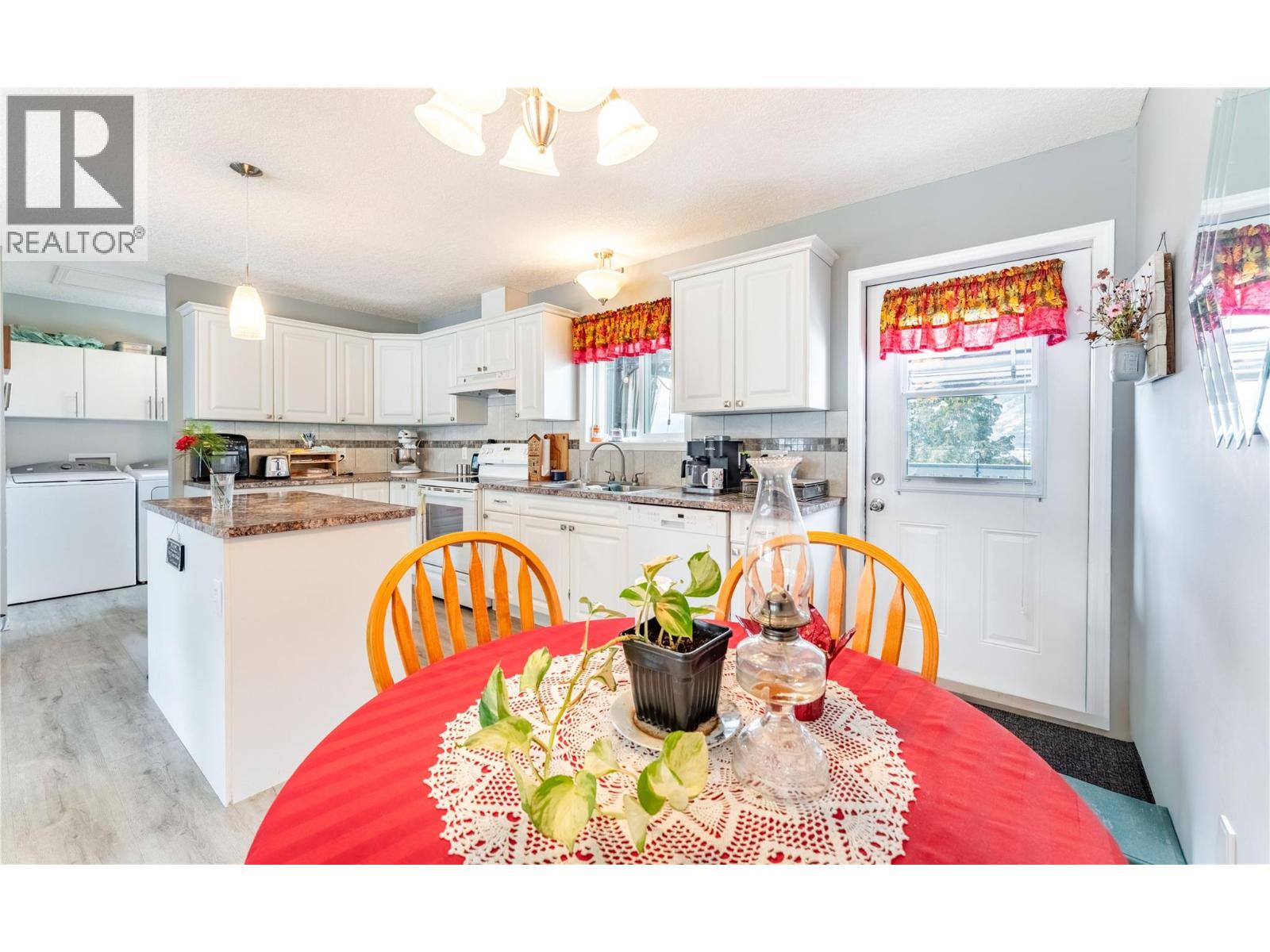 801 Hawkview Drive, Creston, British Columbia  V0B 1G3 - Photo 14 - 10376706