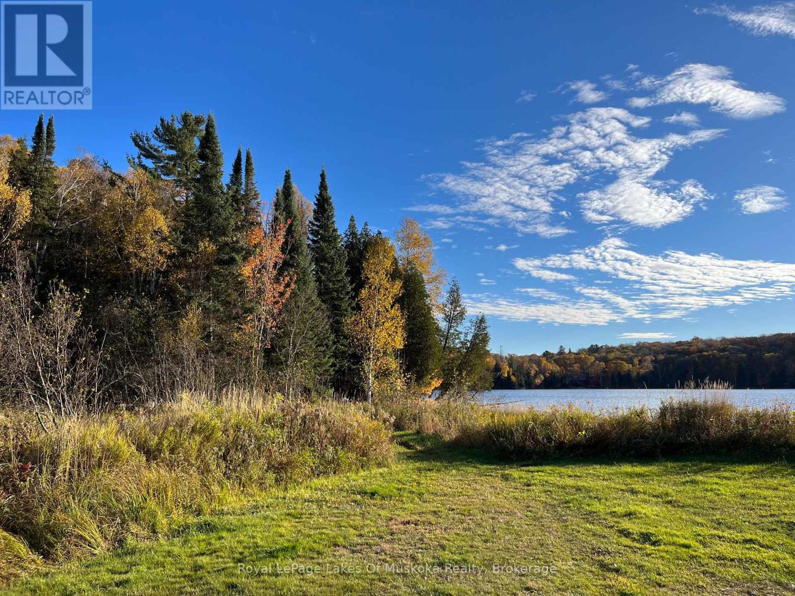 2245 Ahmic Lake Road, Magnetawan, Ontario  P0A 1P0 - Photo 11 - X12813328