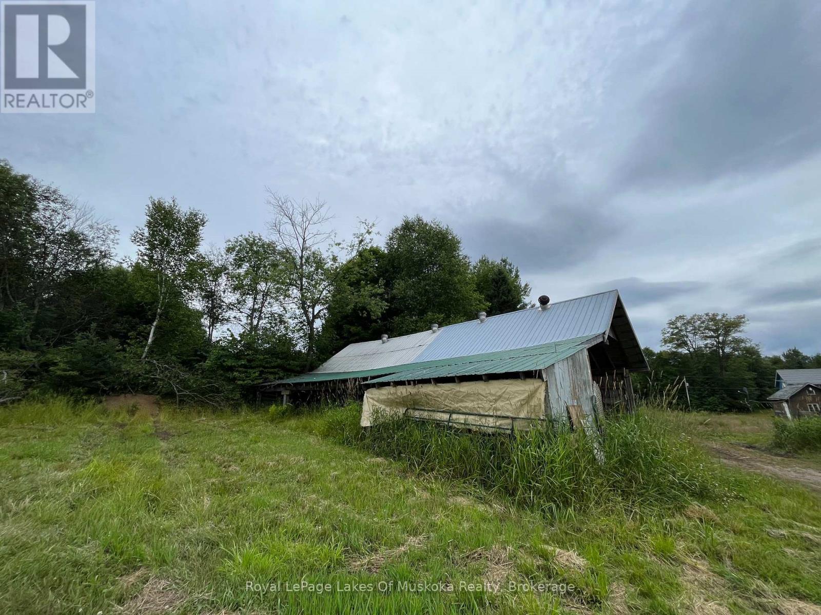 2245 Ahmic Lake Road, Magnetawan, Ontario  P0A 1P0 - Photo 16 - X12813328