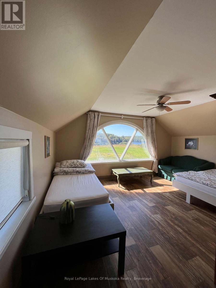 2245 Ahmic Lake Road, Magnetawan, Ontario  P0A 1P0 - Photo 25 - X12813328