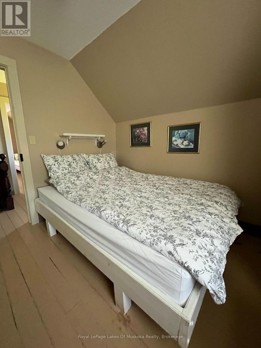 2245 Ahmic Lake Road, Magnetawan, Ontario  P0A 1P0 - Photo 29 - X12813328