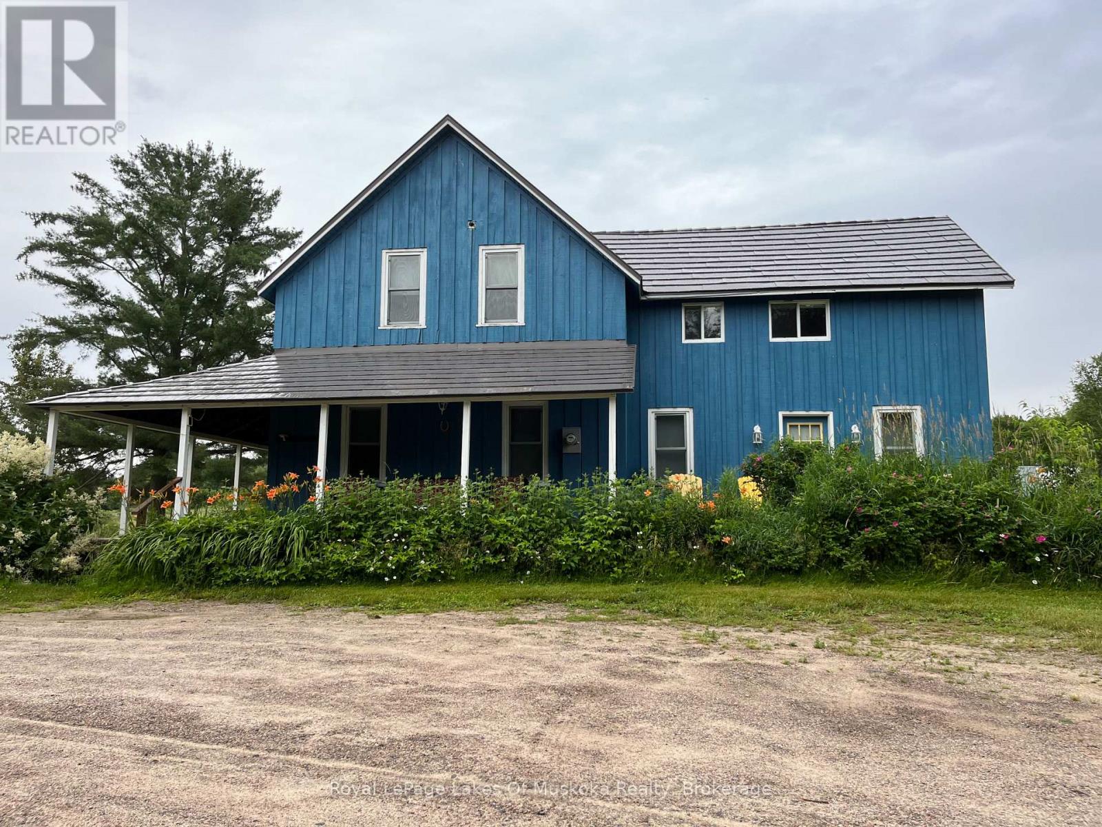 2245 Ahmic Lake Road, Magnetawan, Ontario  P0A 1P0 - Photo 3 - X12813328
