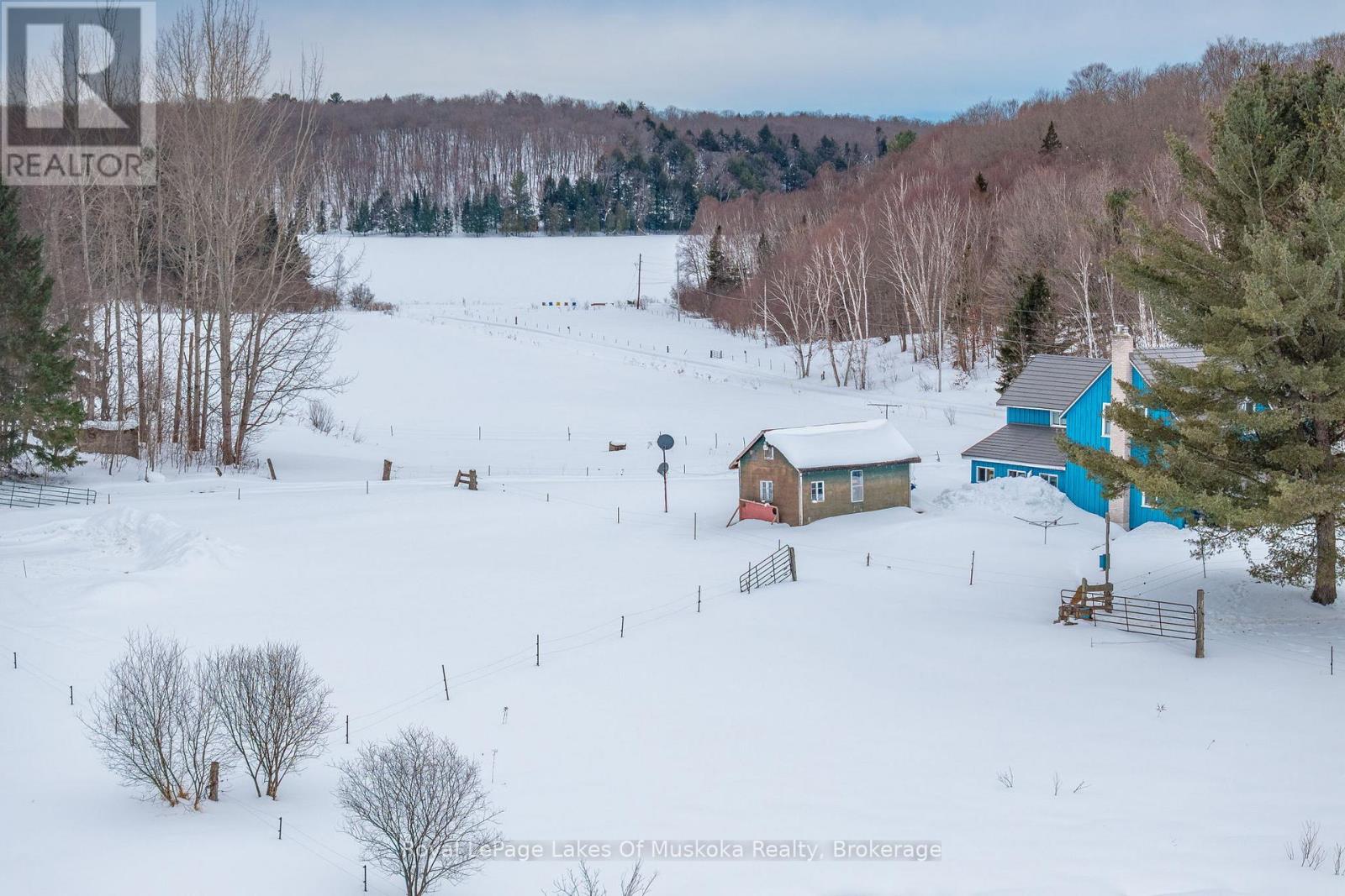 2245 Ahmic Lake Road, Magnetawan, Ontario  P0A 1P0 - Photo 39 - X12813328