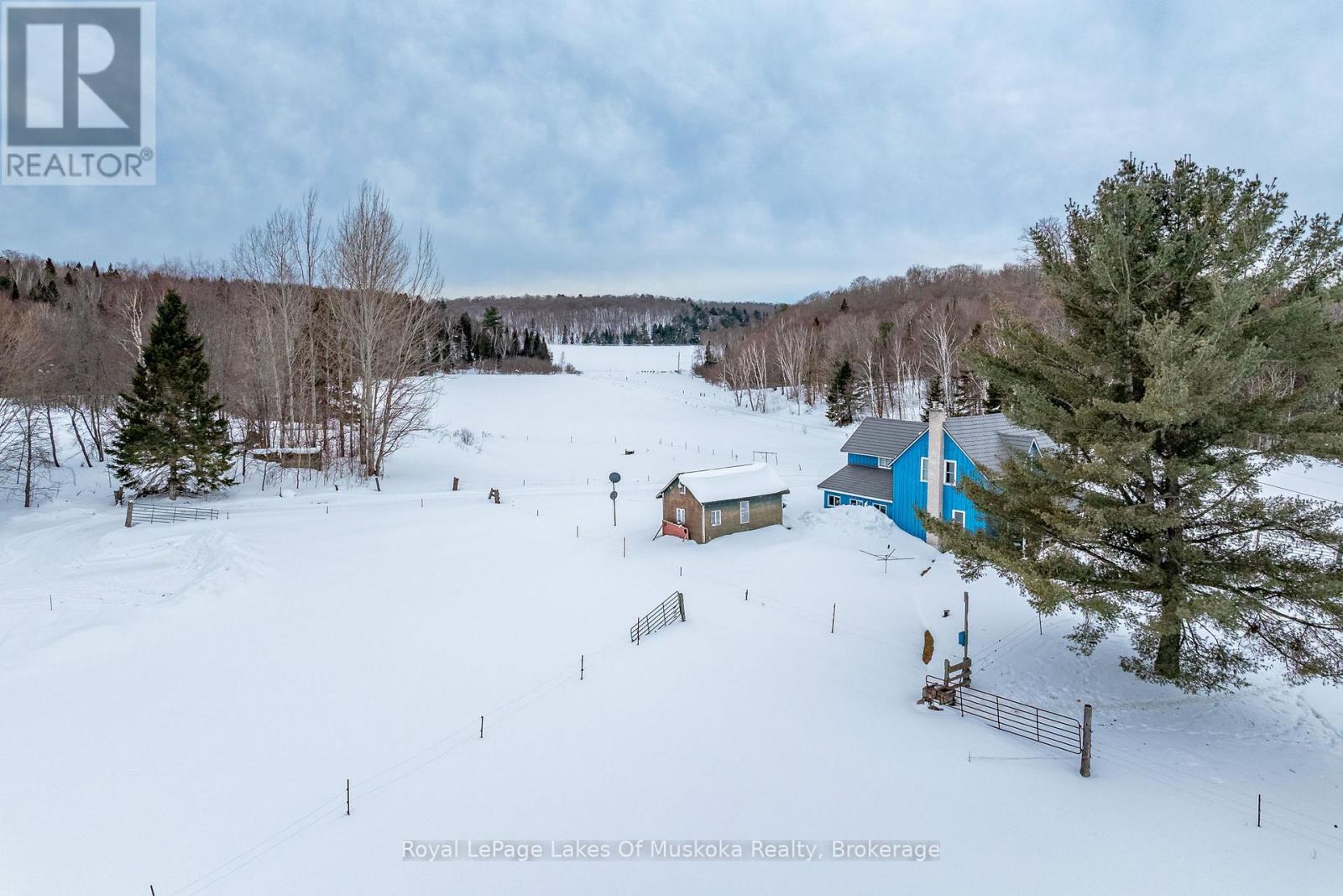 2245 Ahmic Lake Road, Magnetawan, Ontario  P0A 1P0 - Photo 40 - X12813328